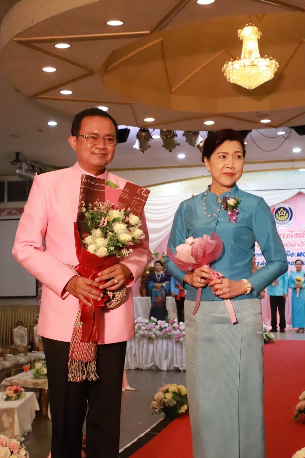 จังหวัดยโสธร จัดงานรวมพลังสตรีศรียโสธร เนื่องในวันสตรีสากล ประจำปี 2564 ยกย่องเชิดชูเกียรติสตรี พร้อมเดินแบบผ้าไทยพื้นเมือง และลงนาม MOU ภาคีเครือข่าย การสวมใส่ผ้าไทย ตามมติคณะรัฐมนตรี