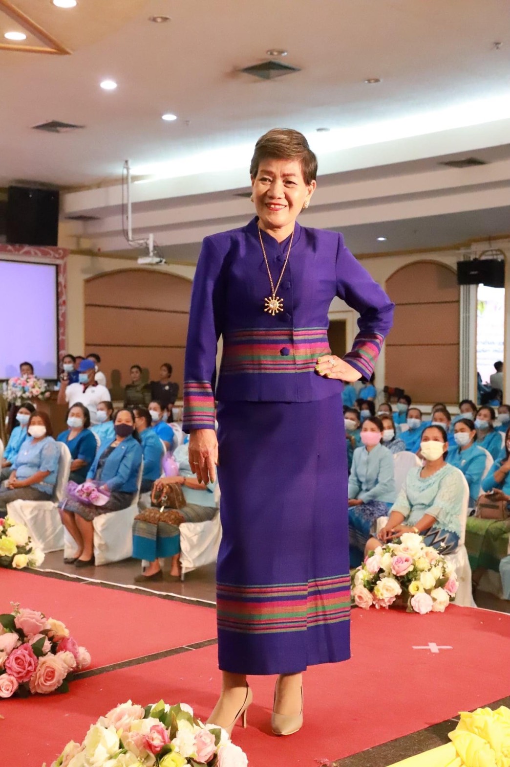 จังหวัดยโสธร จัดงานรวมพลังสตรีศรียโสธร เนื่องในวันสตรีสากล ประจำปี 2564 ยกย่องเชิดชูเกียรติสตรี พร้อมเดินแบบผ้าไทยพื้นเมือง และลงนาม MOU ภาคีเครือข่าย การสวมใส่ผ้าไทย ตามมติคณะรัฐมนตรี