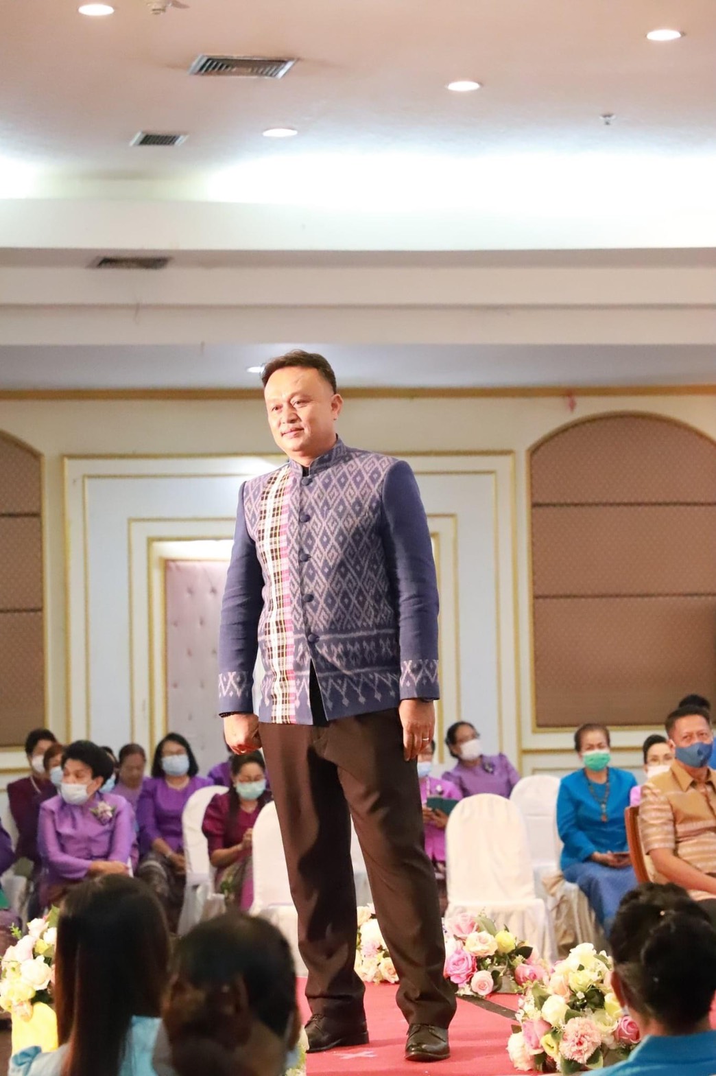 จังหวัดยโสธร จัดงานรวมพลังสตรีศรียโสธร เนื่องในวันสตรีสากล ประจำปี 2564 ยกย่องเชิดชูเกียรติสตรี พร้อมเดินแบบผ้าไทยพื้นเมือง และลงนาม MOU ภาคีเครือข่าย การสวมใส่ผ้าไทย ตามมติคณะรัฐมนตรี