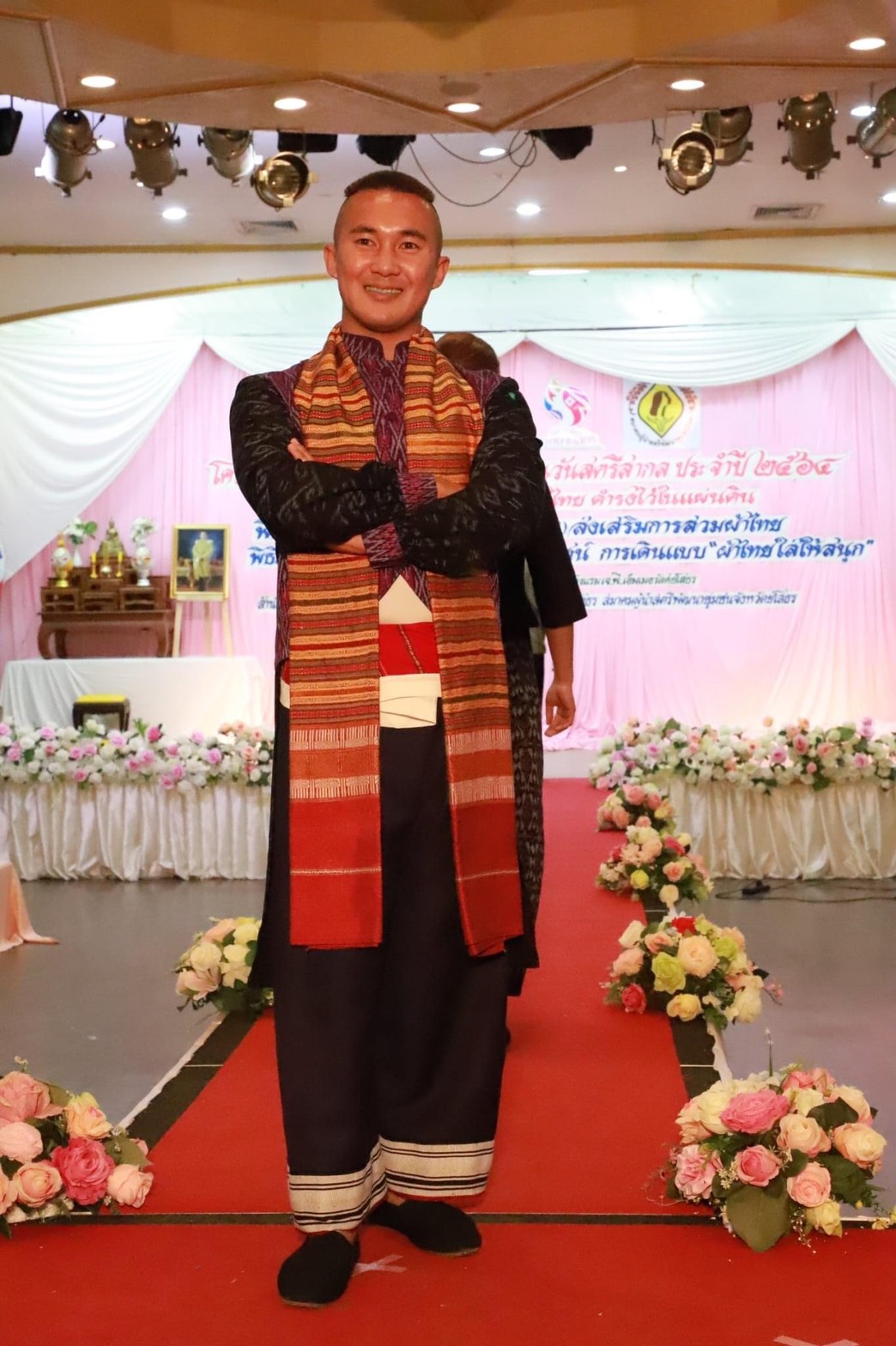 จังหวัดยโสธร จัดงานรวมพลังสตรีศรียโสธร เนื่องในวันสตรีสากล ประจำปี 2564 ยกย่องเชิดชูเกียรติสตรี พร้อมเดินแบบผ้าไทยพื้นเมือง และลงนาม MOU ภาคีเครือข่าย การสวมใส่ผ้าไทย ตามมติคณะรัฐมนตรี