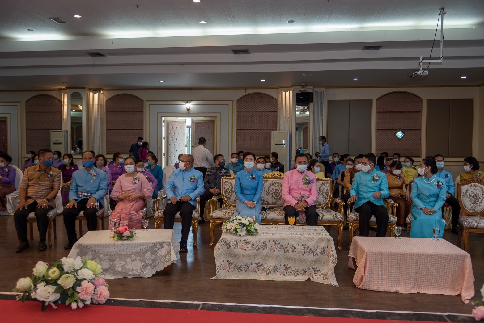 จังหวัดยโสธร จัดงานรวมพลังสตรีศรียโสธร เนื่องในวันสตรีสากล ประจำปี 2564 ยกย่องเชิดชูเกียรติสตรี พร้อมเดินแบบผ้าไทยพื้นเมือง และลงนาม MOU ภาคีเครือข่าย การสวมใส่ผ้าไทย ตามมติคณะรัฐมนตรี