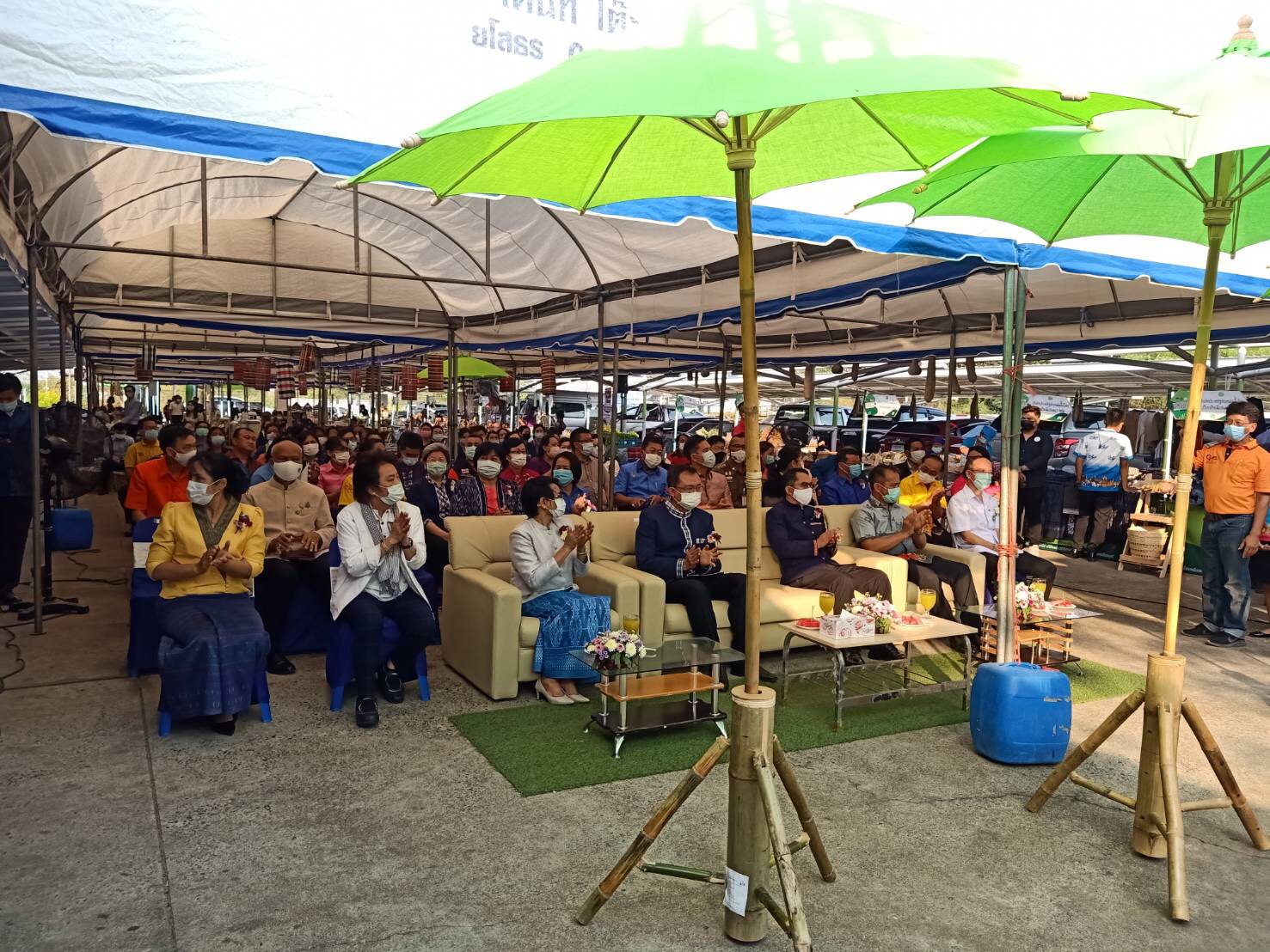พช.ยโสธร ร่วมพิธีเปิดงาน “มหกรรมสินค้าเกษตรอินทรีย์ วิถียโสธร ๒๕๖๔ “๒๕๐ ปี ฮุ่งเฮืองเมืองยศ” ”