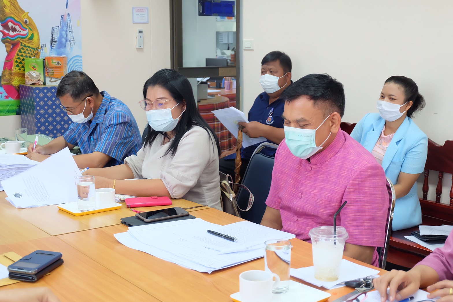 พช.ยโสธร  ประชุมเร่งรัด กลั่นกรองการดำเนินงานก่อสร้างชลประทาน โครงการพัฒนาพื้นที่ต้นแบบการพัฒนาคุณภาพชีวิตตามหลักทฤษฎีใหม่ประยุกต์สู่  “โคก หนอง นา โมเดล”  และโครงการพัฒนาหมู่บ้านเศรษฐกิจพอเพียง  กิจกรรม พัฒนาศูนย์เรียนรู้ทฤษฎีใหม่รูปแบบ  “โคก หนอง นา โมเดล”
