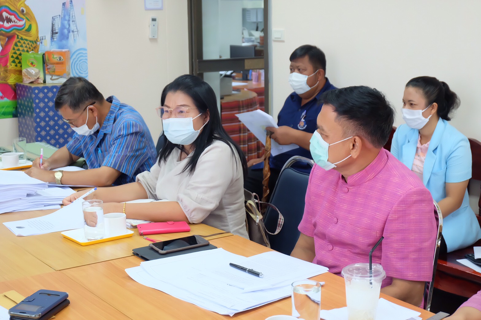 พช.ยโสธร  ประชุมเร่งรัด กลั่นกรองการดำเนินงานก่อสร้างชลประทาน โครงการพัฒนาพื้นที่ต้นแบบการพัฒนาคุณภาพชีวิตตามหลักทฤษฎีใหม่ประยุกต์สู่  “โคก หนอง นา โมเดล”  และโครงการพัฒนาหมู่บ้านเศรษฐกิจพอเพียง  กิจกรรม พัฒนาศูนย์เรียนรู้ทฤษฎีใหม่รูปแบบ  “โคก หนอง นา โมเดล”