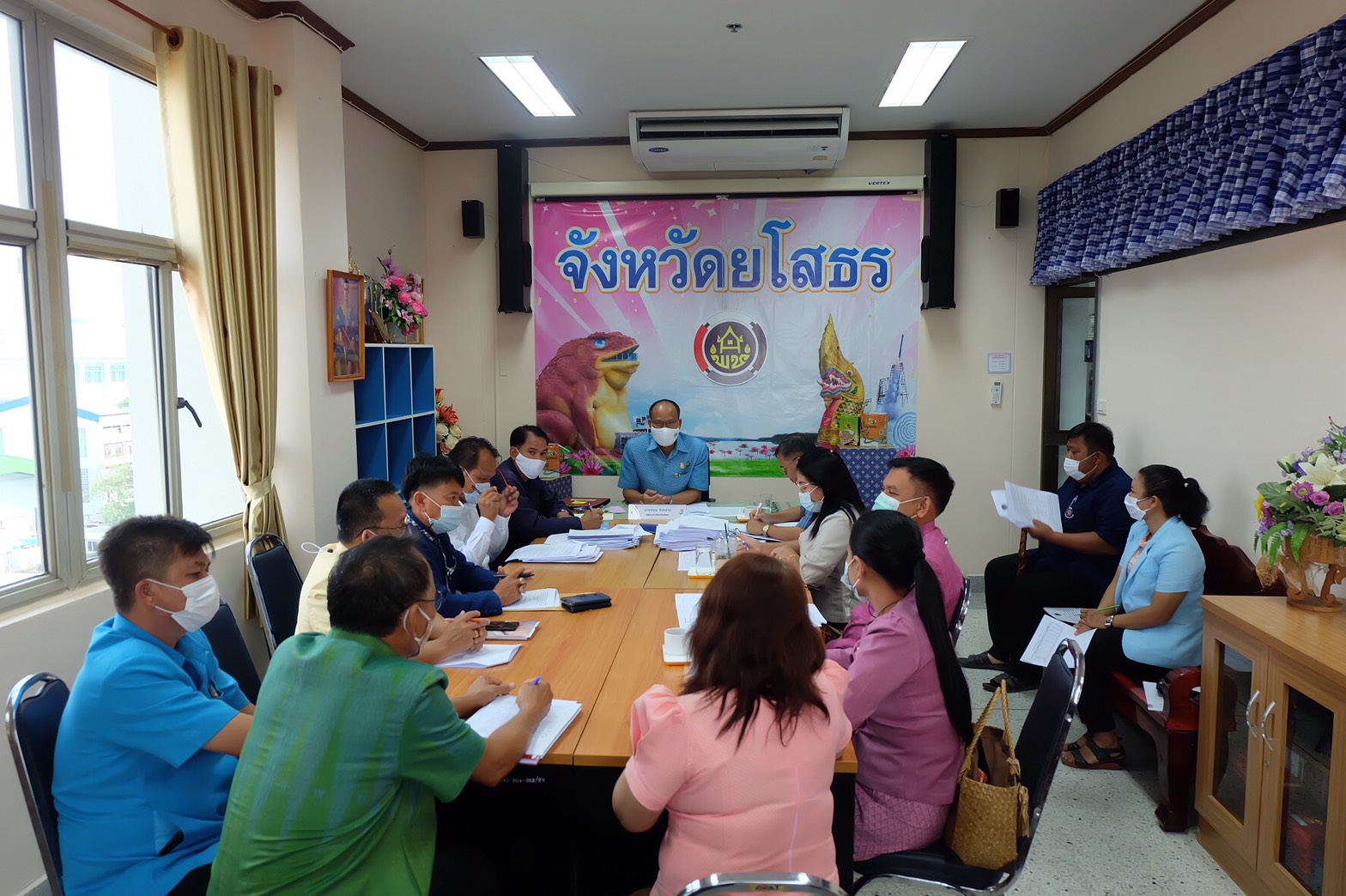 พช.ยโสธร  ประชุมเร่งรัด กลั่นกรองการดำเนินงานก่อสร้างชลประทาน โครงการพัฒนาพื้นที่ต้นแบบการพัฒนาคุณภาพชีวิตตามหลักทฤษฎีใหม่ประยุกต์สู่  “โคก หนอง นา โมเดล”  และโครงการพัฒนาหมู่บ้านเศรษฐกิจพอเพียง  กิจกรรม พัฒนาศูนย์เรียนรู้ทฤษฎีใหม่รูปแบบ  “โคก หนอง นา โมเดล”
