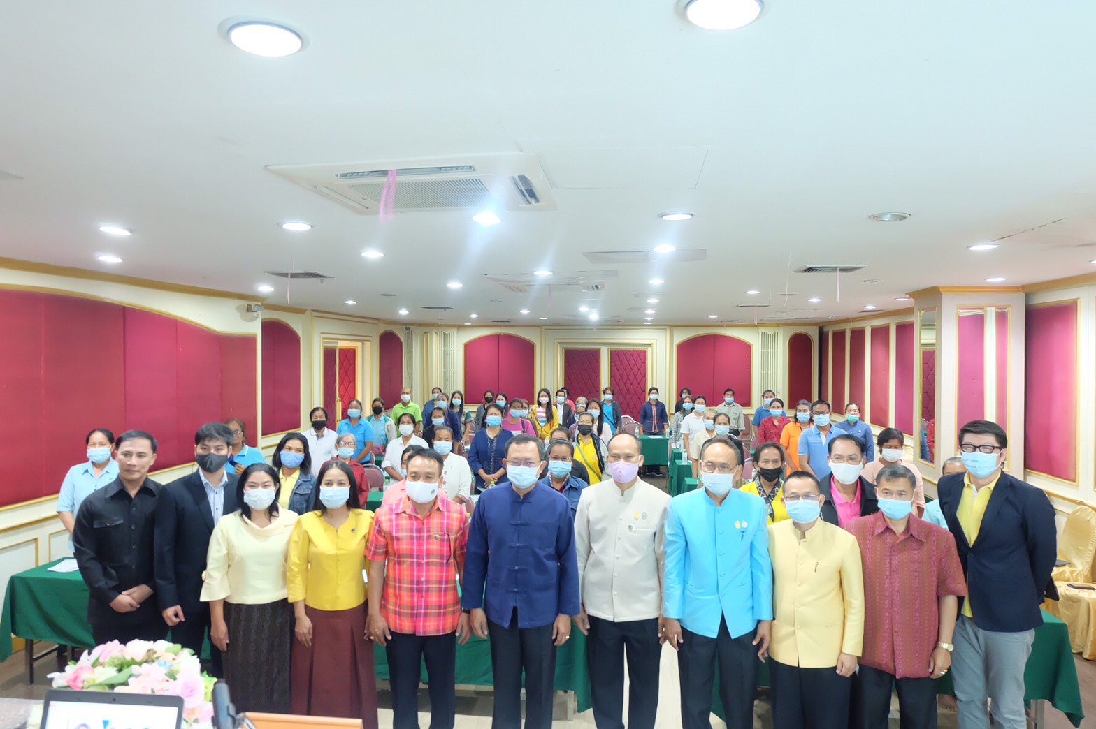 พช.ยโสธร  จัดประชุมโครงการพัฒนาด้านการท่องเที่ยวและบริการ กิจกรรมย่อย พัฒนาบรรจุภัณฑ์ OTOP และ Banner