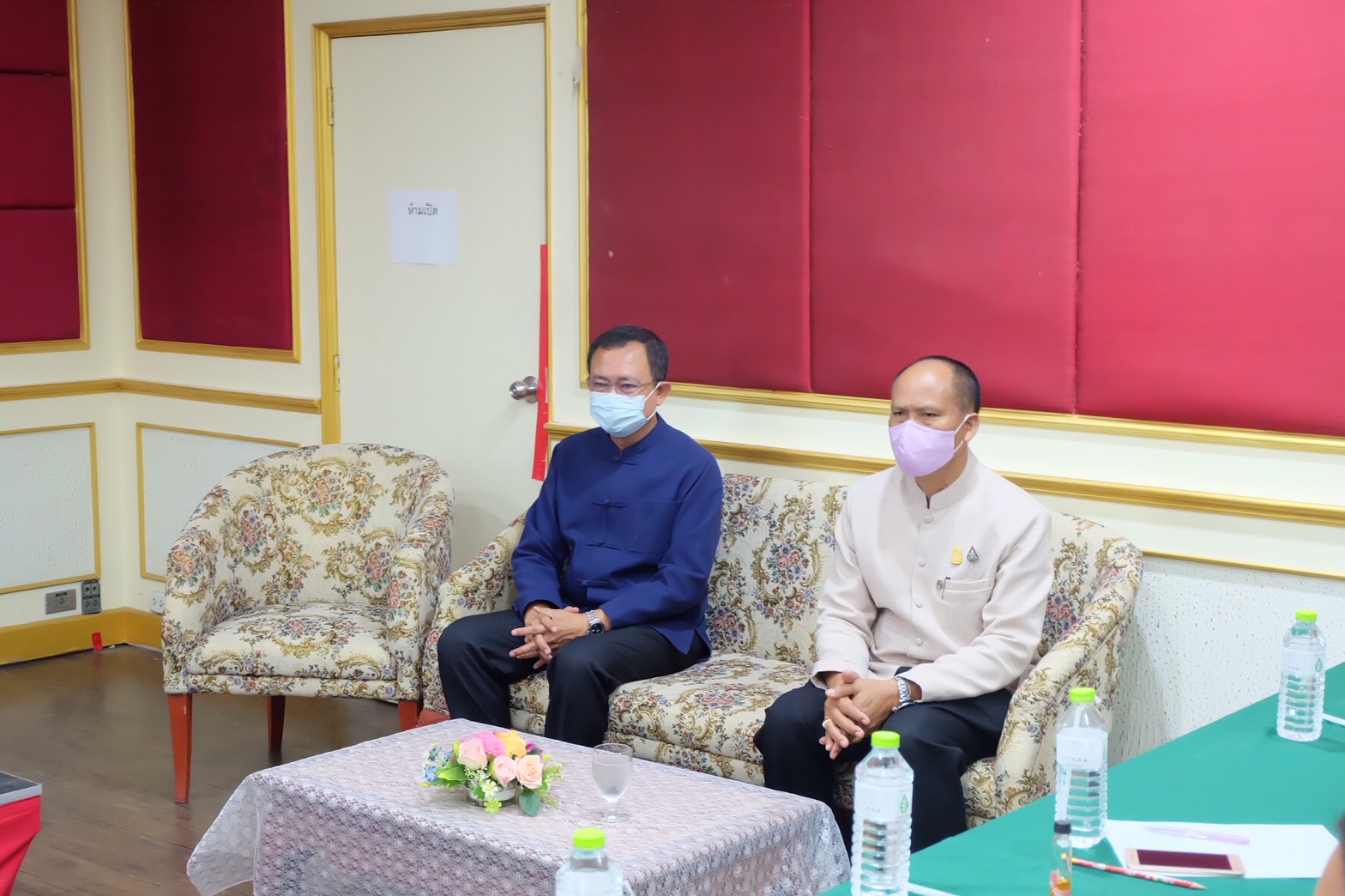 พช.ยโสธร  จัดประชุมโครงการพัฒนาด้านการท่องเที่ยวและบริการ กิจกรรมย่อย พัฒนาบรรจุภัณฑ์ OTOP และ Banner