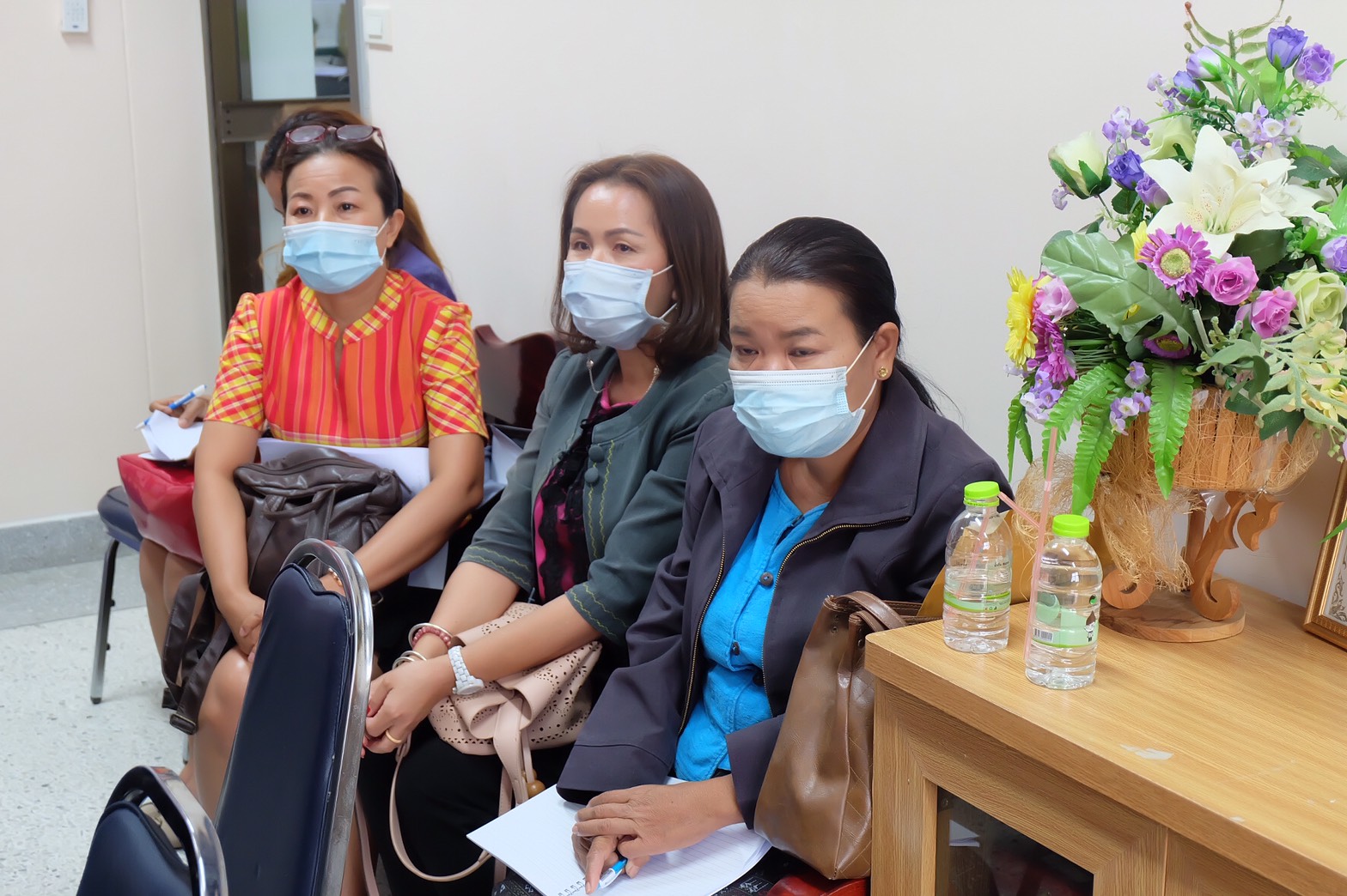 พช.ยโสธร  ร่วมรับฟังการประชุม เพื่อซักซ้อมความเข้าใจการดำเนินงาน โครงการพัฒนาพื้นที่ต้นแบบการพัฒนาคุณภาพชีวิตตามหลักทฤษฎีใหม่  ประยุกต์สู่ “โคก หนอง นา โมเดล” ผ่านระบบวีดิทัศน์ทางไกล (Video Conference)