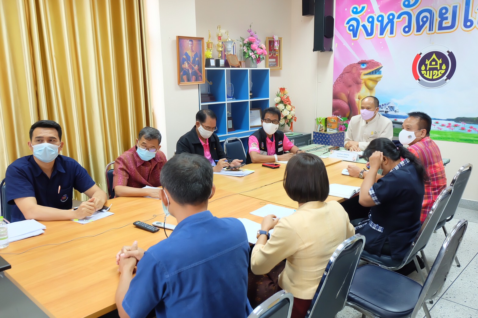 พช.ยโสธร  ร่วมรับฟังการประชุม เพื่อซักซ้อมความเข้าใจการดำเนินงาน โครงการพัฒนาพื้นที่ต้นแบบการพัฒนาคุณภาพชีวิตตามหลักทฤษฎีใหม่  ประยุกต์สู่ “โคก หนอง นา โมเดล” ผ่านระบบวีดิทัศน์ทางไกล (Video Conference)