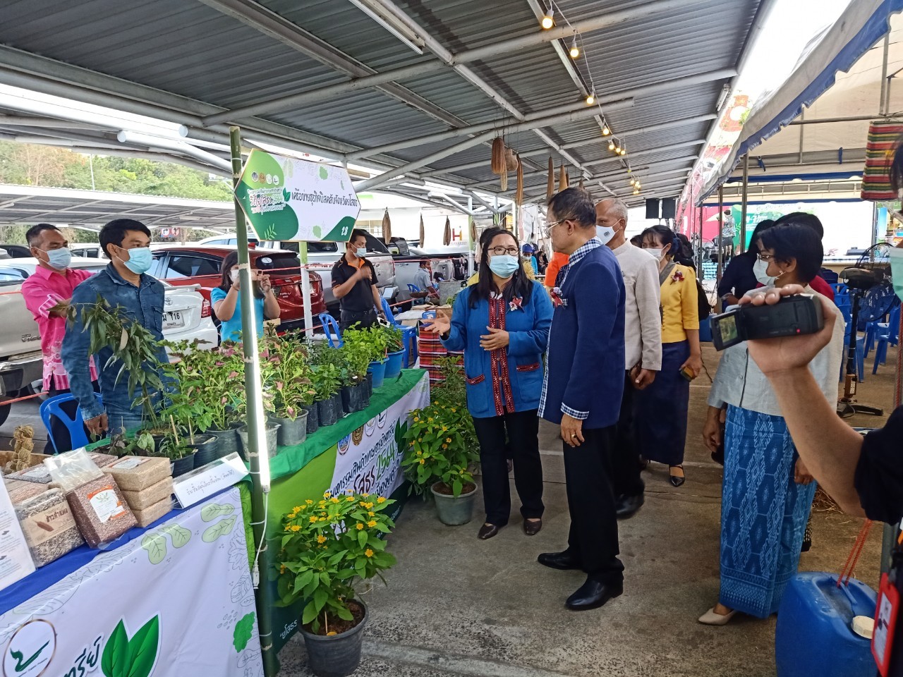 พช.ยโสธร ร่วมพิธีเปิดงาน “มหกรรมสินค้าเกษตรอินทรีย์ วิถียโสธร ๒๕๖๔ “๒๕๐ ปี ฮุ่งเฮืองเมืองยศ” ”