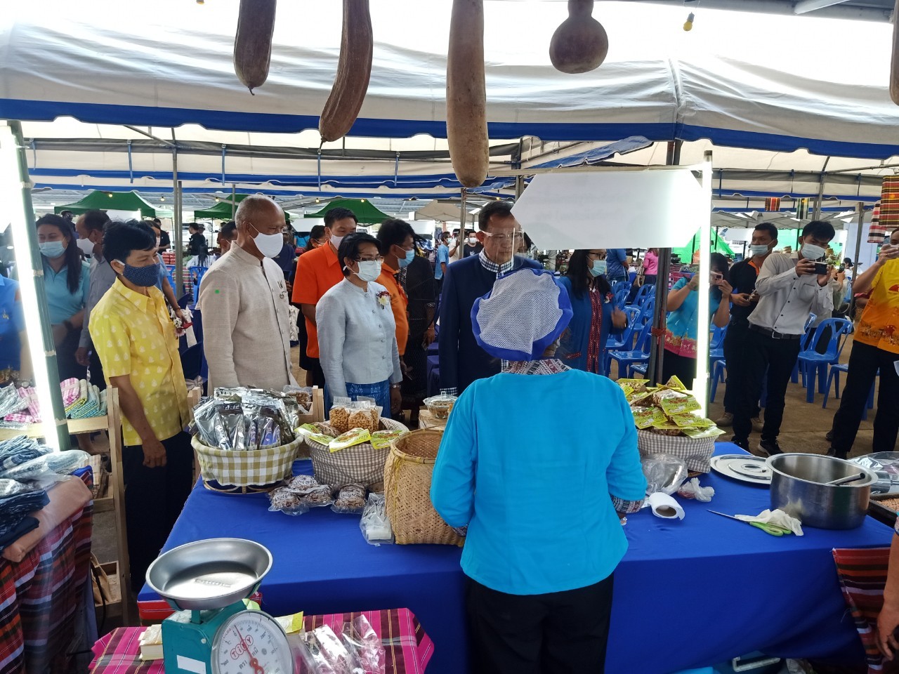 พช.ยโสธร ร่วมพิธีเปิดงาน “มหกรรมสินค้าเกษตรอินทรีย์ วิถียโสธร ๒๕๖๔ “๒๕๐ ปี ฮุ่งเฮืองเมืองยศ” ”