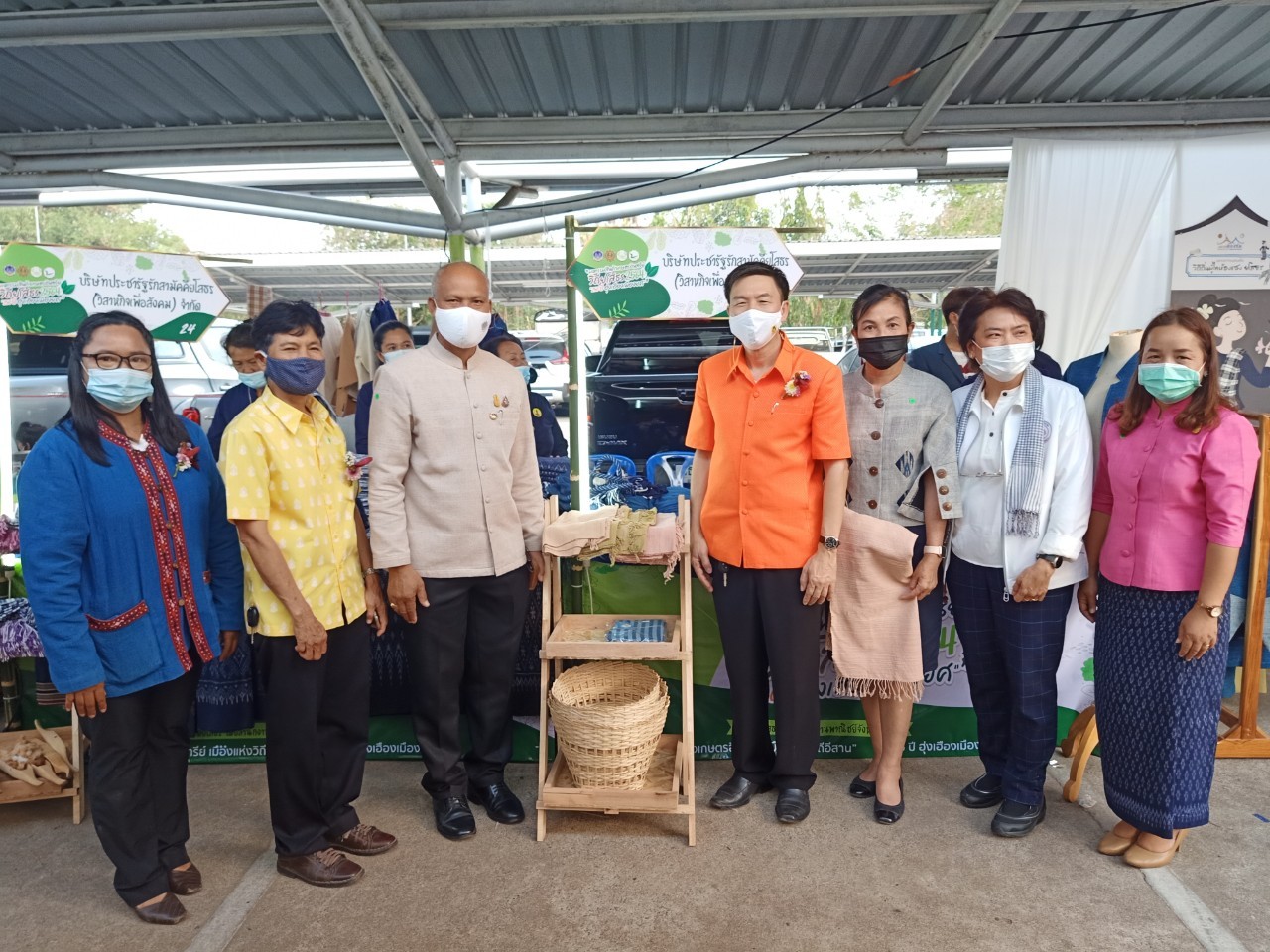 พช.ยโสธร ร่วมพิธีเปิดงาน “มหกรรมสินค้าเกษตรอินทรีย์ วิถียโสธร ๒๕๖๔ “๒๕๐ ปี ฮุ่งเฮืองเมืองยศ” ”