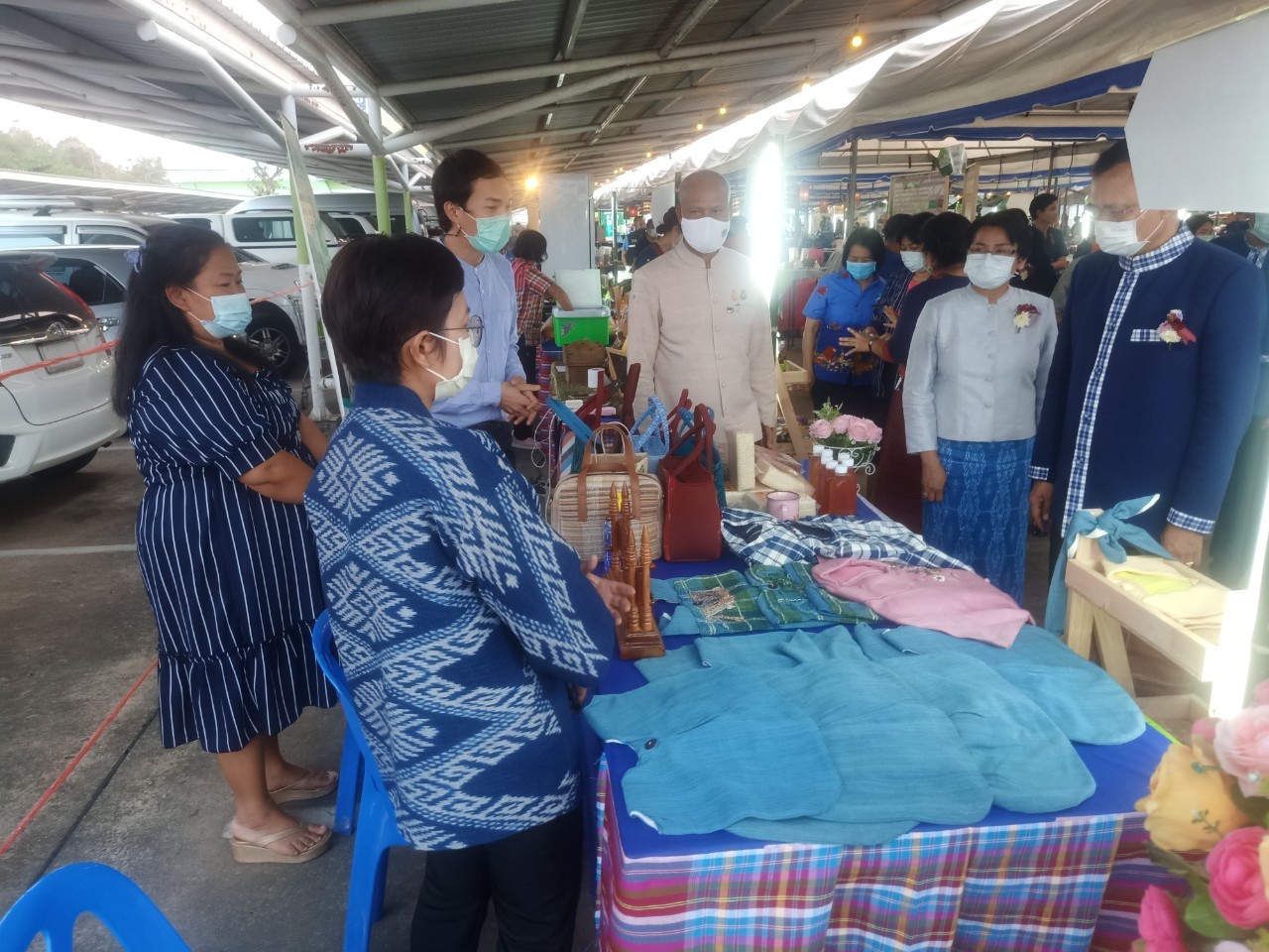 พช.ยโสธร ร่วมพิธีเปิดงาน “มหกรรมสินค้าเกษตรอินทรีย์ วิถียโสธร ๒๕๖๔ “๒๕๐ ปี ฮุ่งเฮืองเมืองยศ” ”