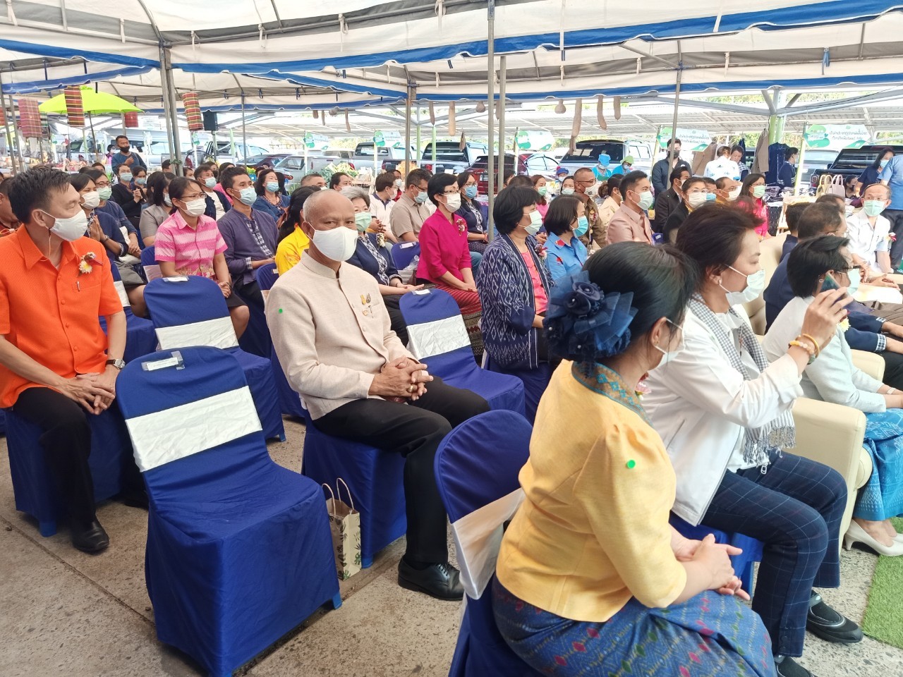 พช.ยโสธร ร่วมพิธีเปิดงาน “มหกรรมสินค้าเกษตรอินทรีย์ วิถียโสธร ๒๕๖๔ “๒๕๐ ปี ฮุ่งเฮืองเมืองยศ” ”