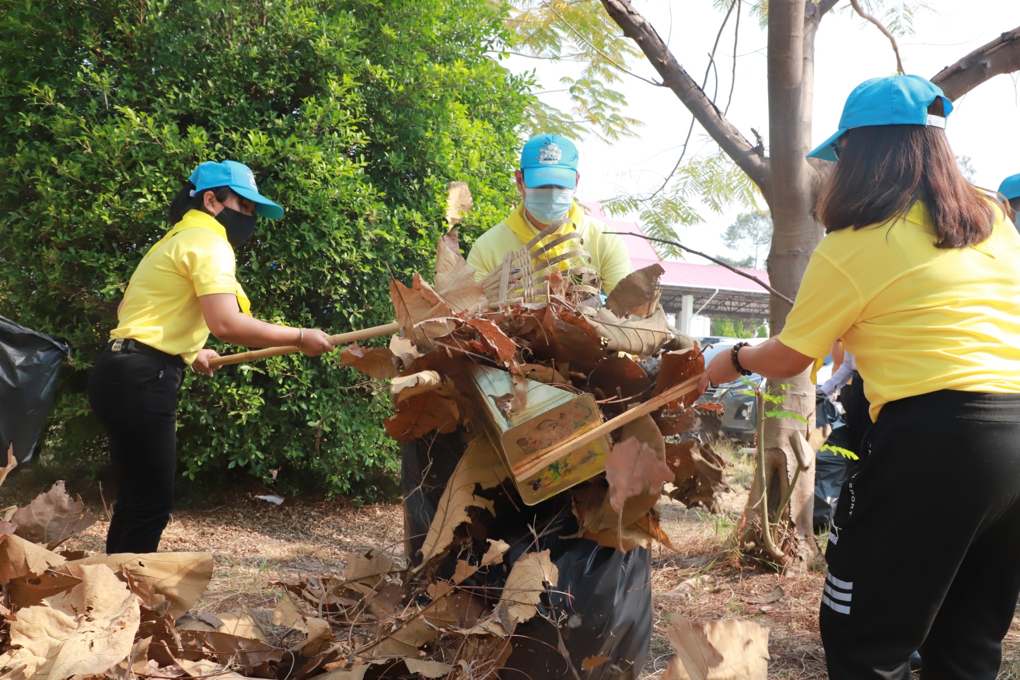 จังหวัดยโสธร ร่วมกับ พช.ยโสธร จัดกิจกรรมจิตอาสาพัฒนาเนื่องในวันคล้ายวันพระราชสมภพสมเด็จพระกนิษฐาธิราชเจ้า กรมสมเด็จพระเทพรัตนราชสุดาฯ สยามบรมราชกุมารี ในวันที่ 2 เมษายน 2564