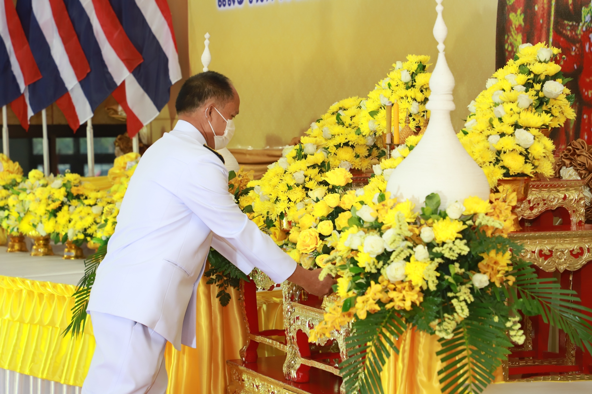 พช.ยโสธร ร่วมพิธีถวายเครื่องราชสักการะ เนื่องในวันพระบาทสมเด็จพระพุทธยอดฟ้าจุฬาโลกมหาราชและวันที่ระลึกมหาจักรีบรมราชวงศ์