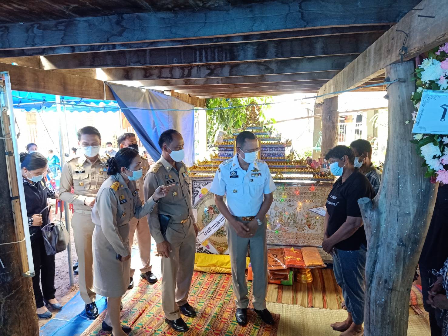 ?พช.ยโสธร  พ่อเมืองยโสธร พร้อมส่วนราชการ มอบเงิน สิ่งของครอบครัว 2 พี่น้องที่จมน้ำเสียชีวิต
