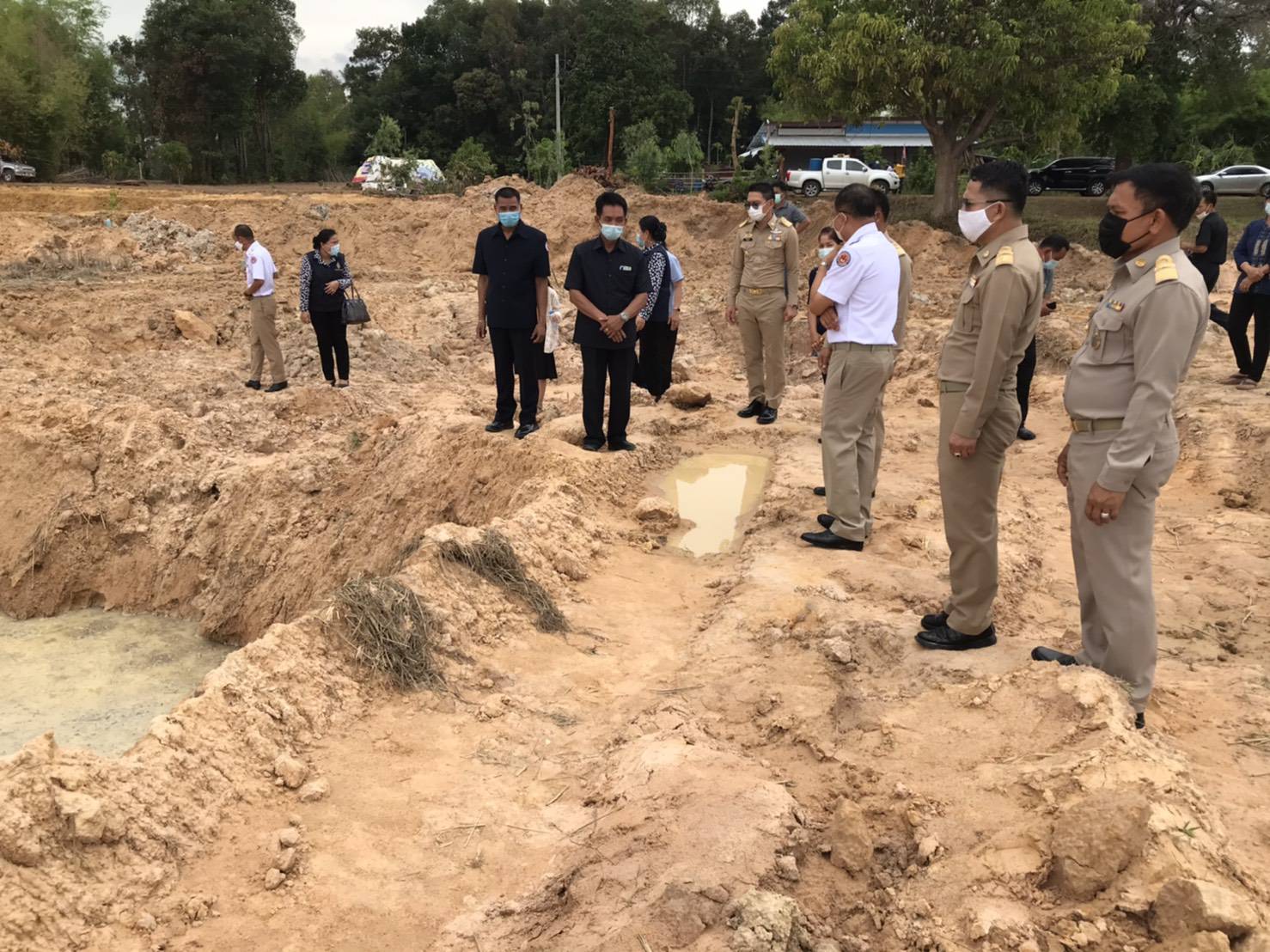 ?พช.ยโสธร  พ่อเมืองยโสธร พร้อมส่วนราชการ มอบเงิน สิ่งของครอบครัว 2 พี่น้องที่จมน้ำเสียชีวิต