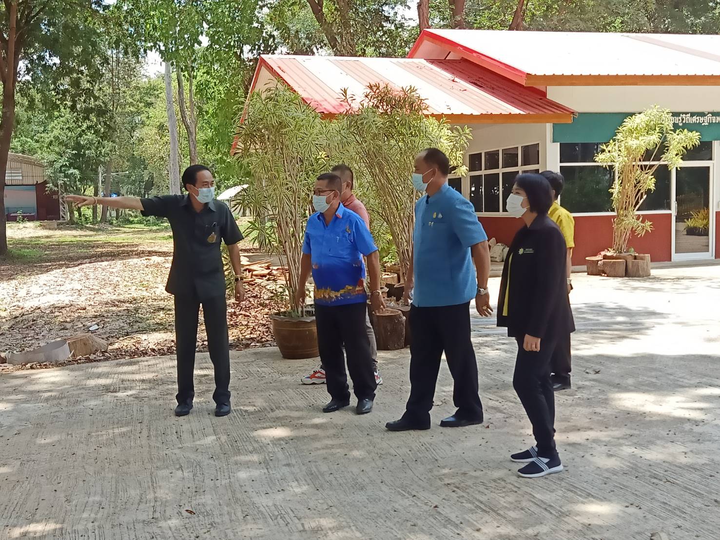 พช.ยโสธร  พัฒนาการจังหวัดยโสธรร่วมงานคัดเลือกผู้ขอรับทุนนวัตกรรมสายอาชีพชั้นสูงและปลูกต้นไม้