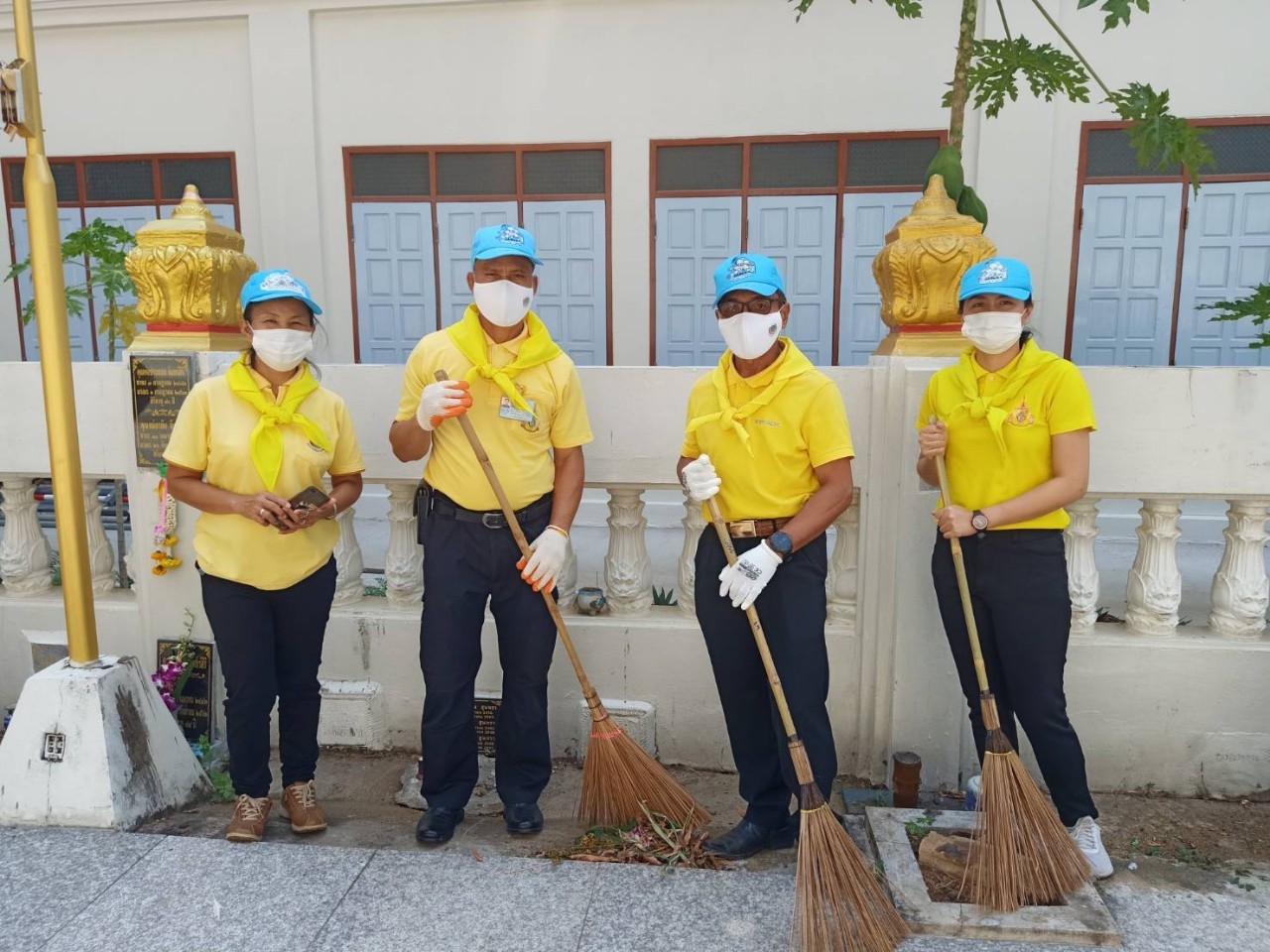 พช.ยโสธร ร่วมพิธีถวายเครื่องราชสักการะ เนื่องในวันพระบาทสมเด็จพระพุทธยอดฟ้าจุฬาโลกมหาราชและวันที่ระลึกมหาจักรีบรมราชวงศ์