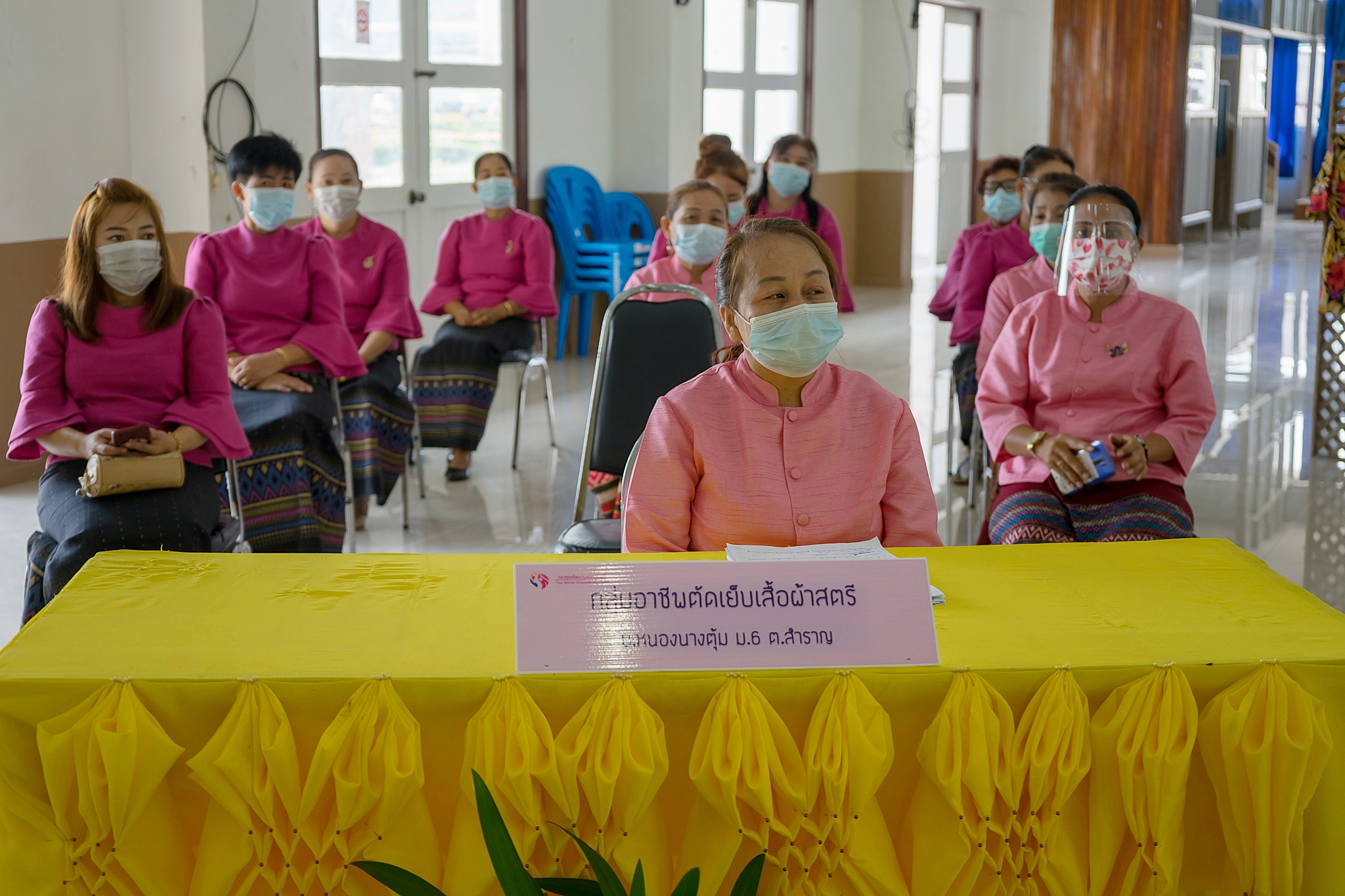 พช.ยโสธร  ลุยคัดเลือกคนกองทุนพัฒนาบทบาทสตรีดีเด่นระดับจังหวัด ประจำปี 2564 เป็นวันที่ 3