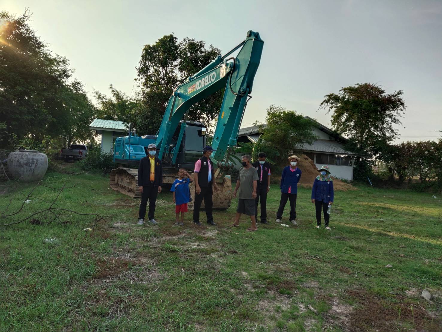 ร่วมมือกับภาคี เดินหน้าขับเคลื่อนศูนย์เรียนรู้ทฤษฎีใหม่ รูปแบบ “โคก หนอง นา ” แปลงนายสุริยา แก้วสาร