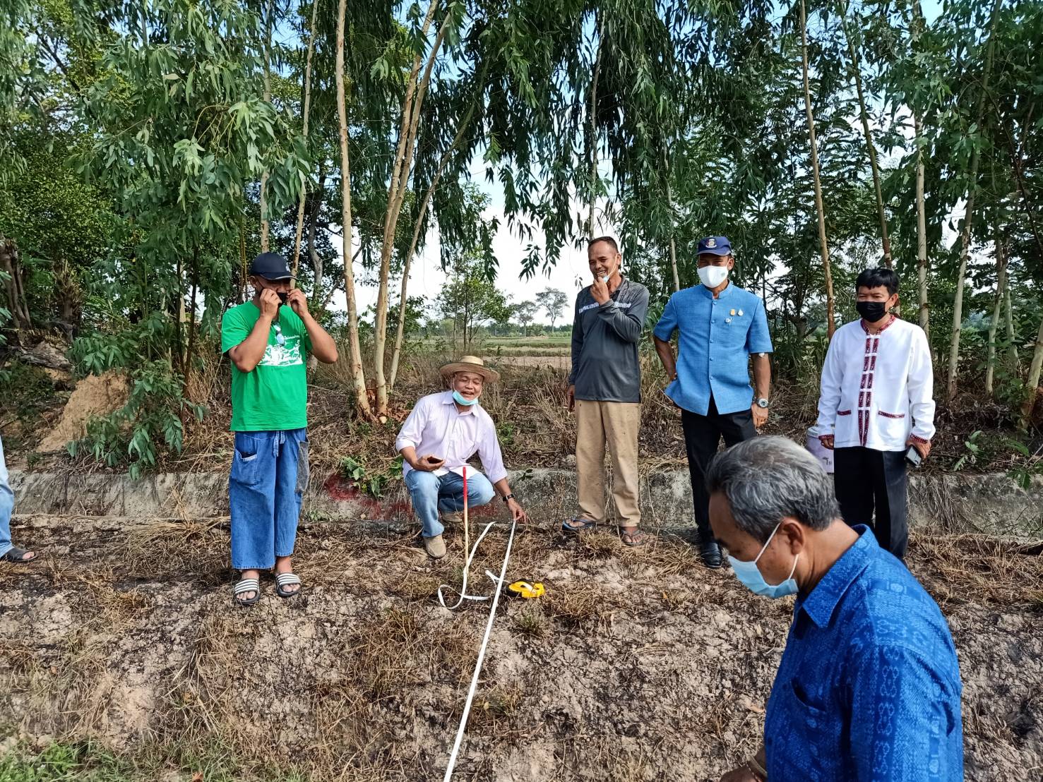 พช. ยโสธร พัฒนาการจังหวัดยโสธร ลุยติดตามการดำเนินงานขุดตามโครงการพัฒนาพื้นที่ต้นแบบ การพัฒนาคุณภาพชีวิตตามหลักทฤษฎีใหม่ ประยุกต์สู่ “โคก หนอง นา โมเดล” กิจกรรม พัฒนาพื้นที่ครัวเรือนต้นแบบการพัฒนาคุณภาพชีวิต ( Community Lab Model for quality of life : CLM) ระดับตำบล.