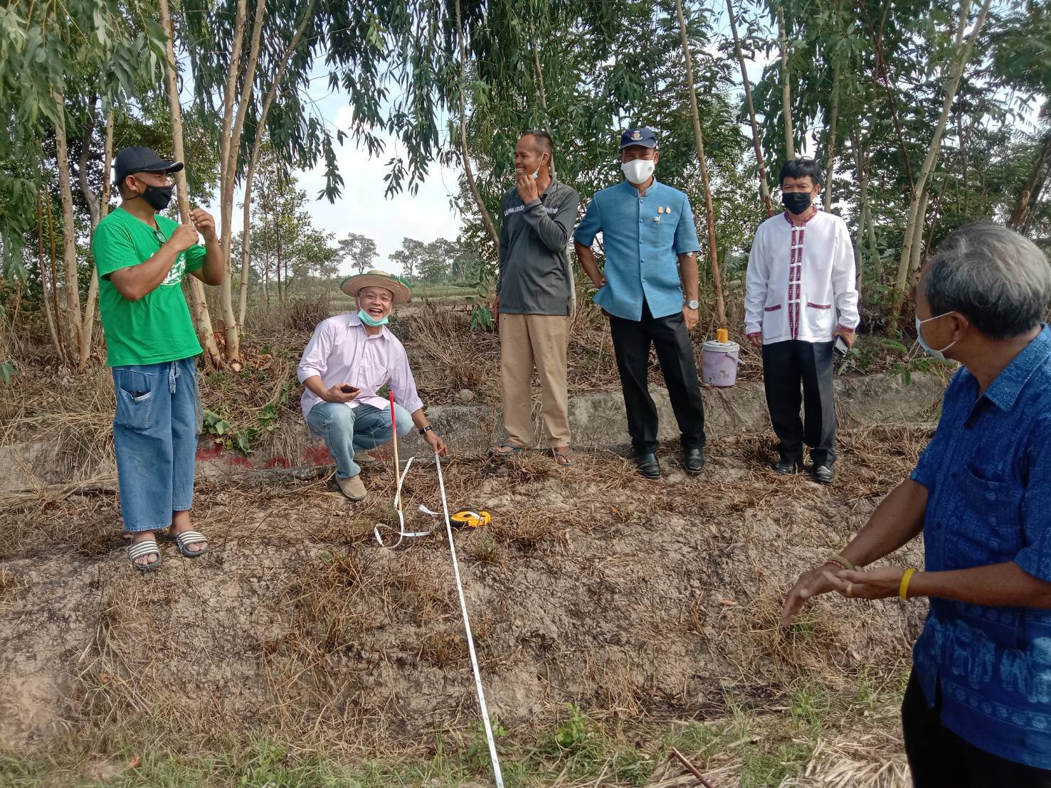 พช. ยโสธร พัฒนาการจังหวัดยโสธร ลุยติดตามการดำเนินงานขุดตามโครงการพัฒนาพื้นที่ต้นแบบ การพัฒนาคุณภาพชีวิตตามหลักทฤษฎีใหม่ ประยุกต์สู่ “โคก หนอง นา โมเดล” กิจกรรม พัฒนาพื้นที่ครัวเรือนต้นแบบการพัฒนาคุณภาพชีวิต ( Community Lab Model for quality of life : CLM) ระดับตำบล.