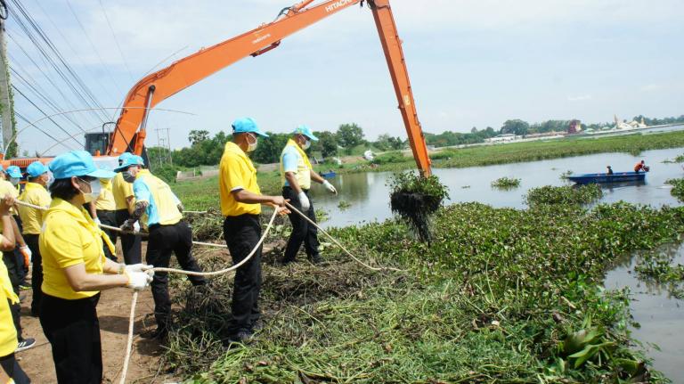 พช.ยโสธร ร่วมกิจกรรมจัดกิจกรรมจิตอาสาพัฒนา แก้ไขปัญหาวัชพืช สิ่งปฏิกูล และผักตบชวาในลำน้ำทวน บริเวณสะพานข้ามลำน้ำทวน  อ.เมืองยโสธร
