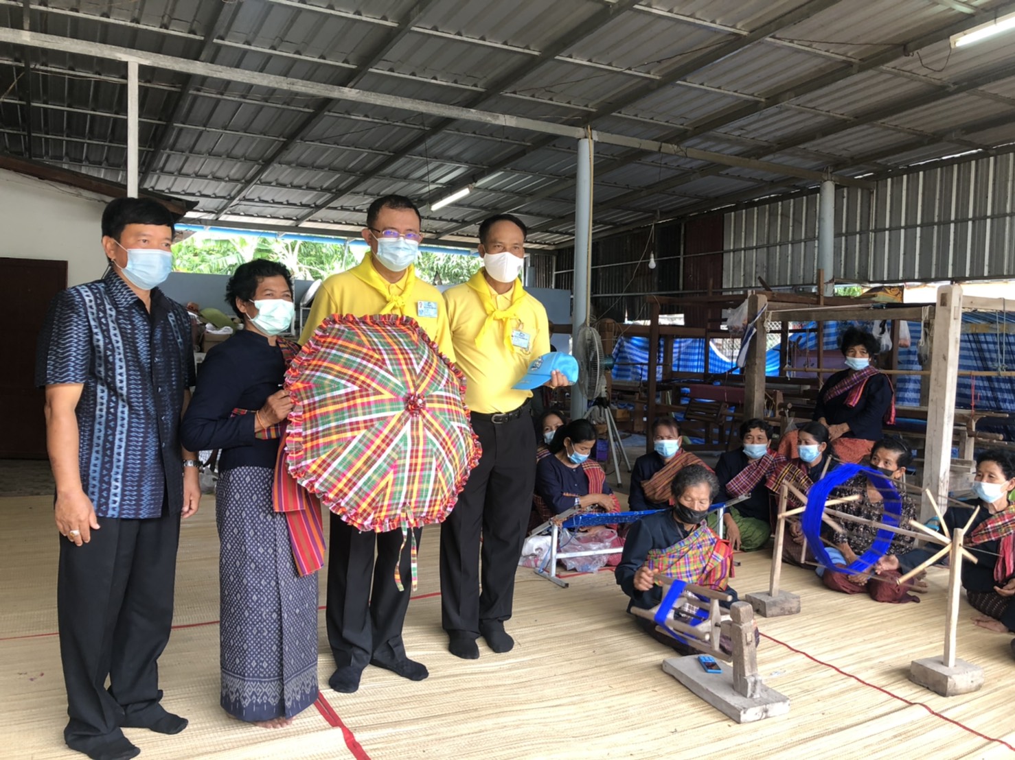 พช. ยโสธร พ่อเมืองยโสธร รณรงค์ ประชาสัมพันธ์ เชิญชวนการสวมใส่ผ้าไทย  “ผ้าไทย ใส่ให้สนุก”