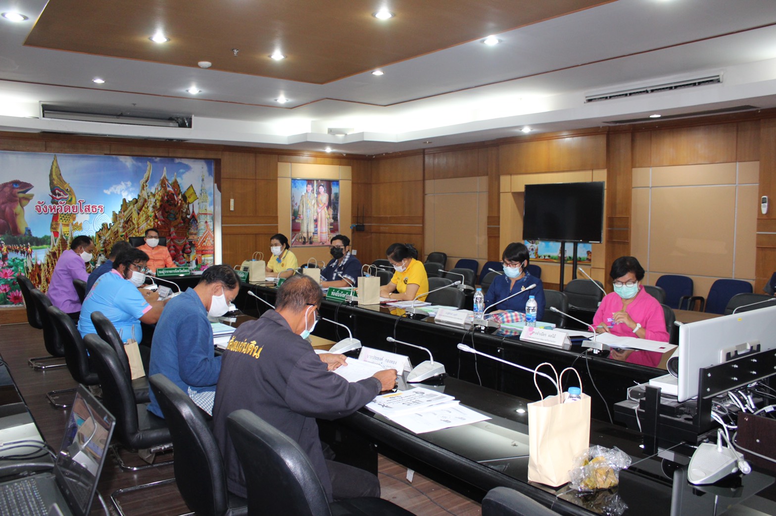 ??พช.ยโสธร ประชุมพิจารณาเข้มการรับรองมาตรฐานการพัฒนาชุมชน (มชช.) ประจำปี 2564
