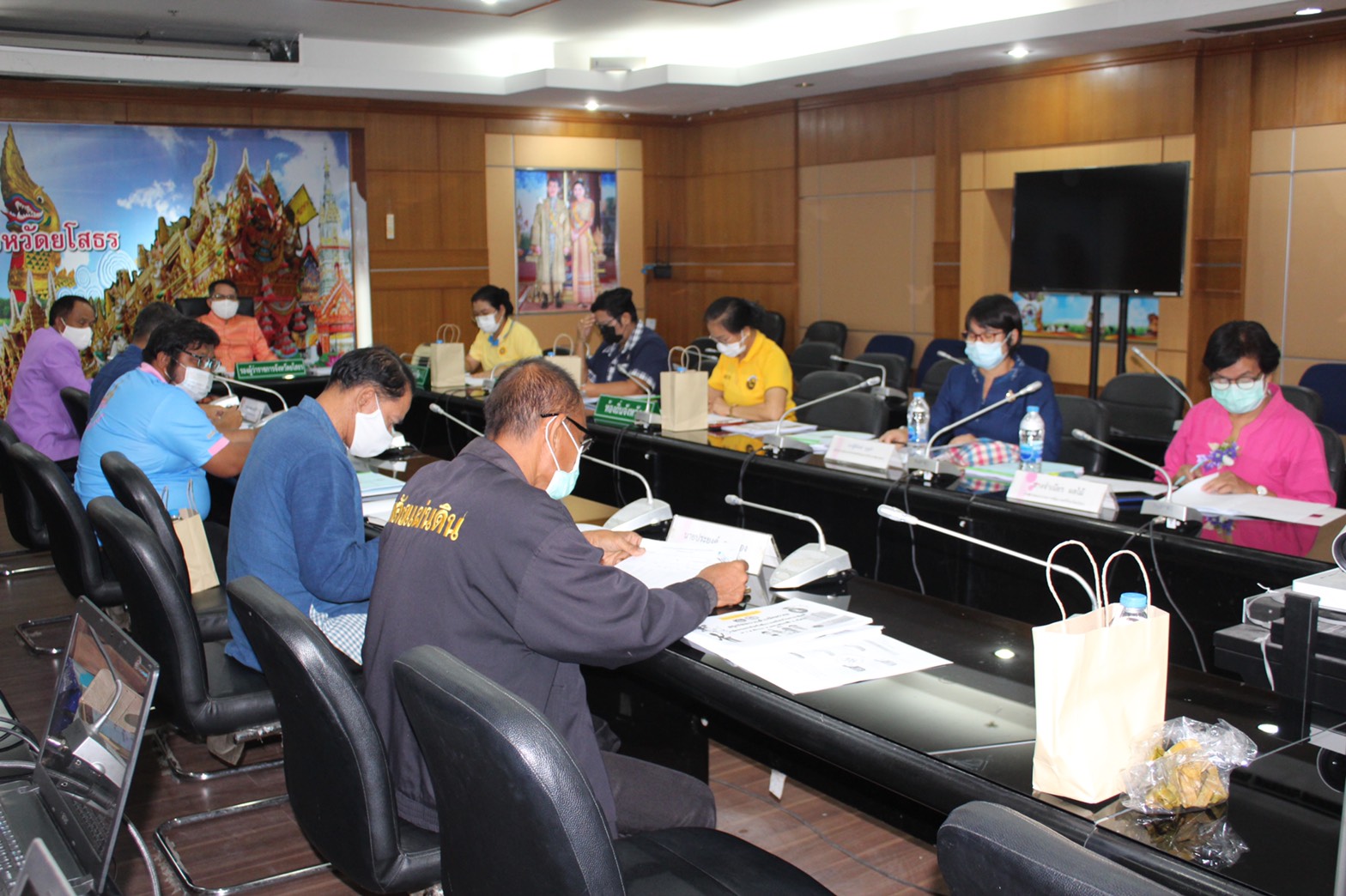 ??พช.ยโสธร ประชุมพิจารณาเข้มการรับรองมาตรฐานการพัฒนาชุมชน (มชช.) ประจำปี 2564