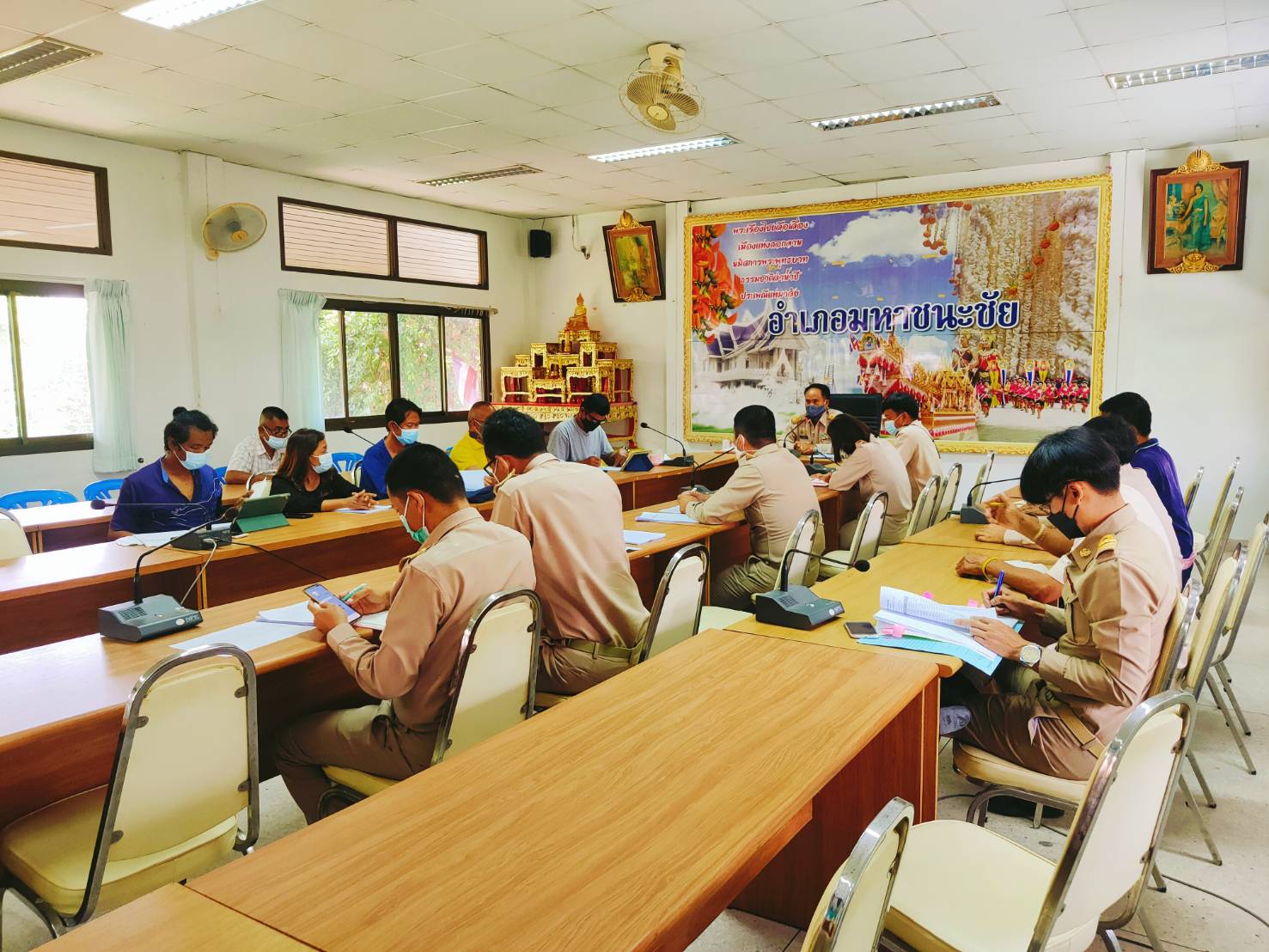 พช. ยโสธร ติดตาม สนับสนุนการขับเคลื่อนโครงการพัฒนาพื้นที่ต้นแบบการคุณภาพชีวิตตามหลักทฤษฎีใหม่ ประยุกต์สู่ “โคก หนอง นา พช.” กิจกรรมที่ 5 บูรณาการร่วมพัฒนาพื้นที่ระดับตำบล พื้นที่อำเภอมหาชนะชัย