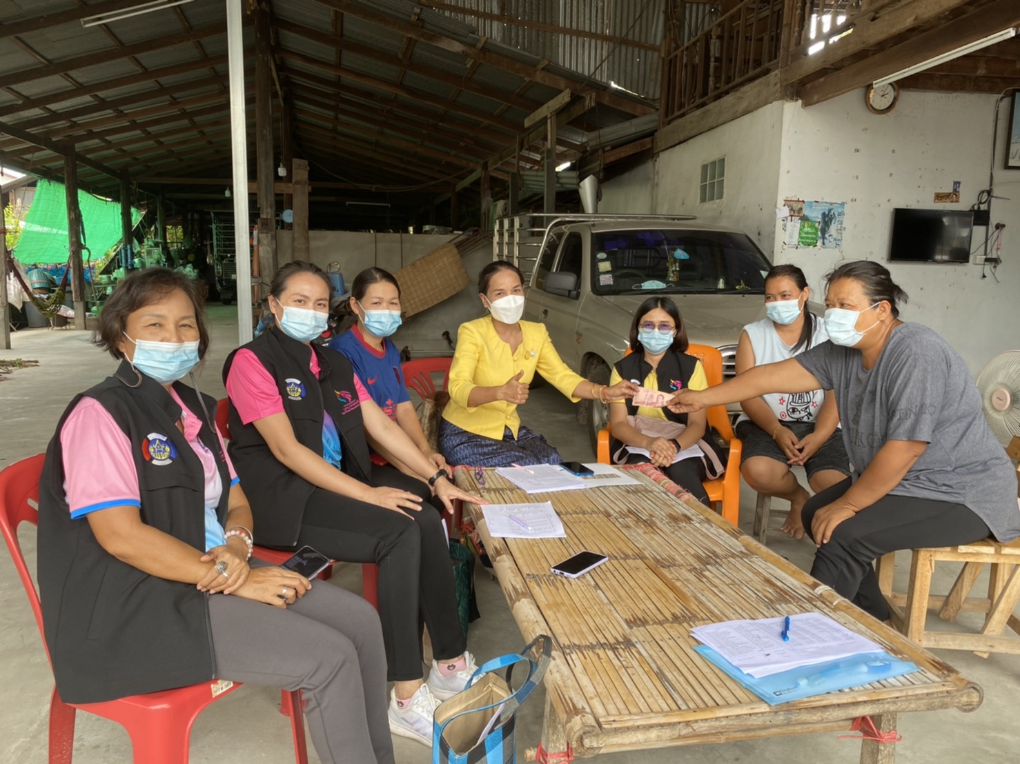คณะทำงานติดตามหนี้ กองทุนพัฒนาบทบาทสตรีจังหวัดยโสธร (ทีมใต้ร่มบารมีพญาแถน) ออกติดตามกองทุนพัฒนาบทบาทสตรี พื้นที่อำเภอป่าติ้ว