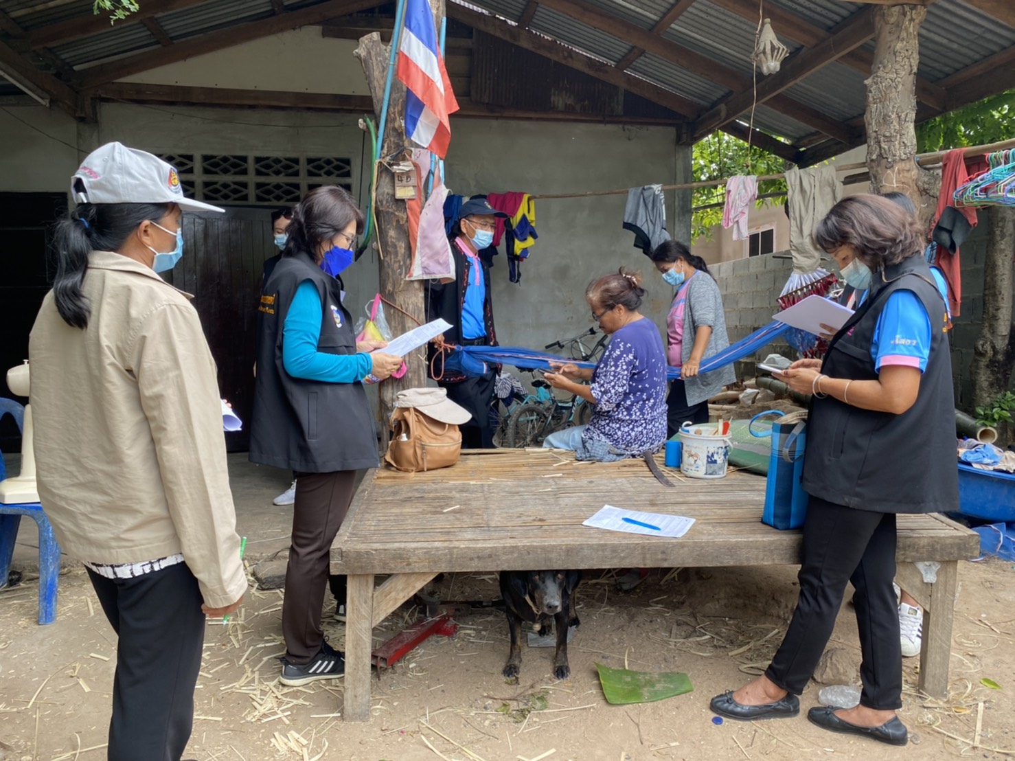 พช.ยโสธร  คณะทำงานติดตามหนี้ กองทุนพัฒนาบทบาทสตรีจังหวัดยโสธร (ทีมใต้ร่มบารมีพญาแถน) ออกติดตามกองทุนพัฒนาบทบาทสตรี พื้นที่อำเภอเมืองยโสธร