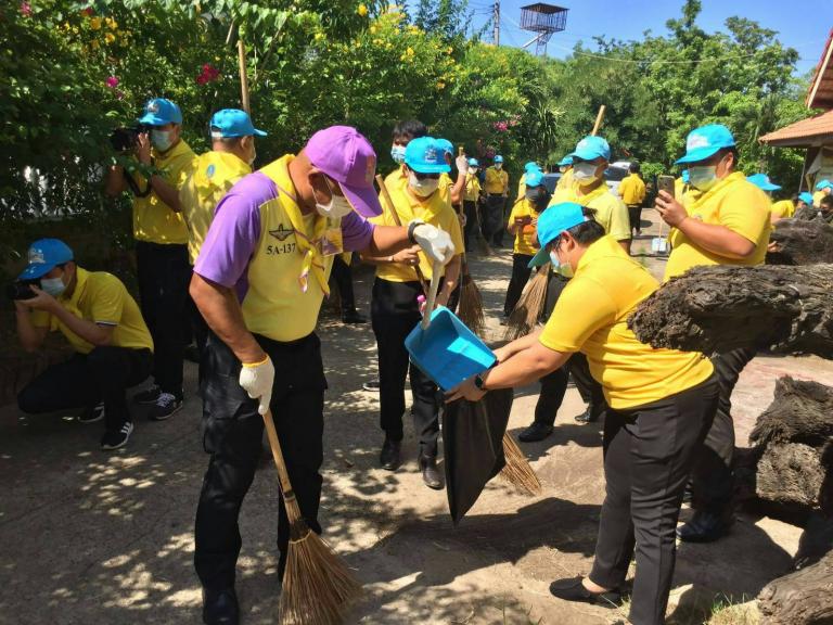 พช. ยโสธร จิตอาสาพัฒนายโสธรจัดกิจกรรมปรับภูมิทัศน์ ในโอกาสวันสมเด็จพระนารายณ์มหาราช