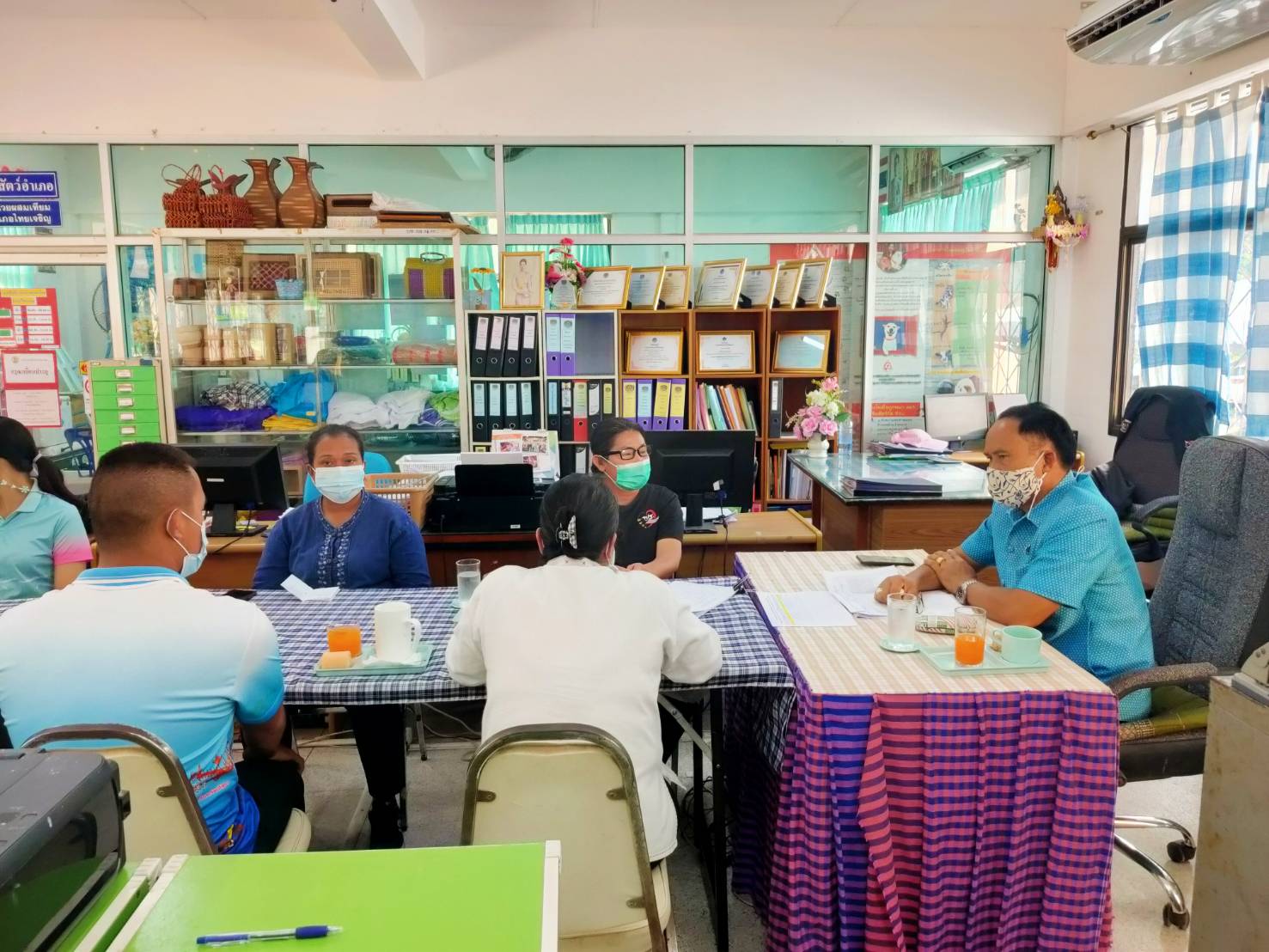 สนับสนุนการดำเนินงานตามภารกิจกรมการพัฒนาชุมชน และมอบขวัญกำลังใจเจ้าหน้าที่พัฒนาชุมชน “ในพื้นที่อำเภอทรายมูล ,กุดชุม,ไทยเจริญ