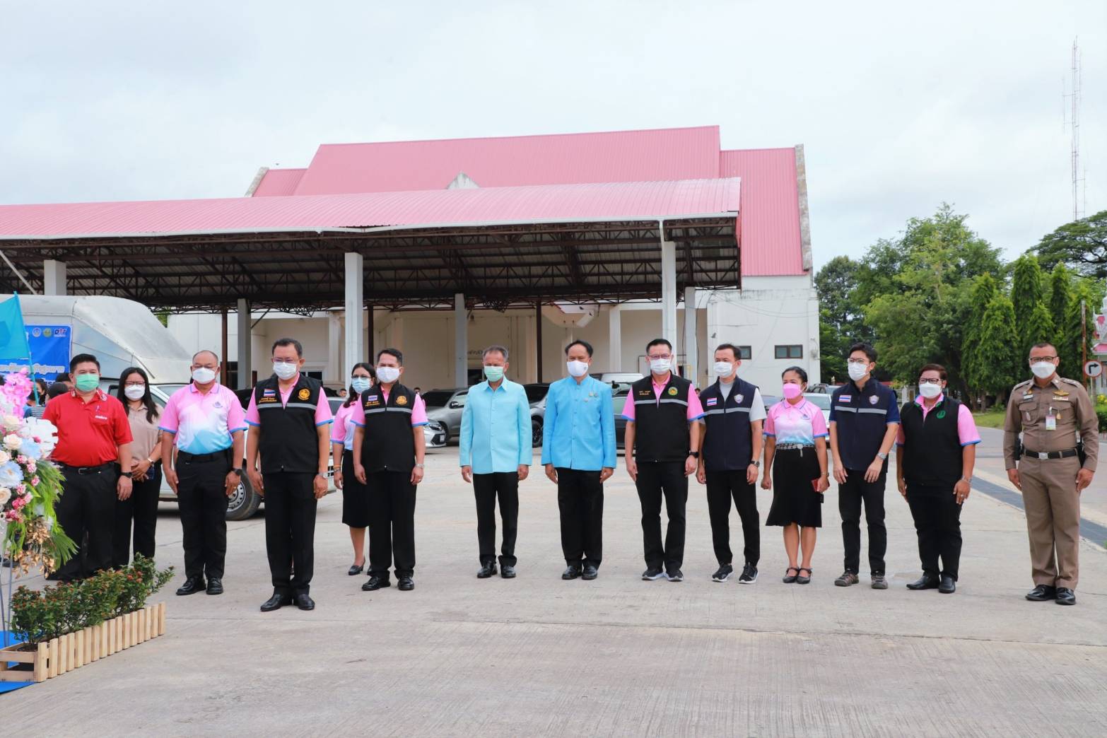 ร่วมเป็นเกียรติในพิธีปล่อยขบวนรถ โครงการรถ Mobile พาณิชย์ ลดราคา โดยสำนักงานพาณิชย์จังหวัดยโสธร