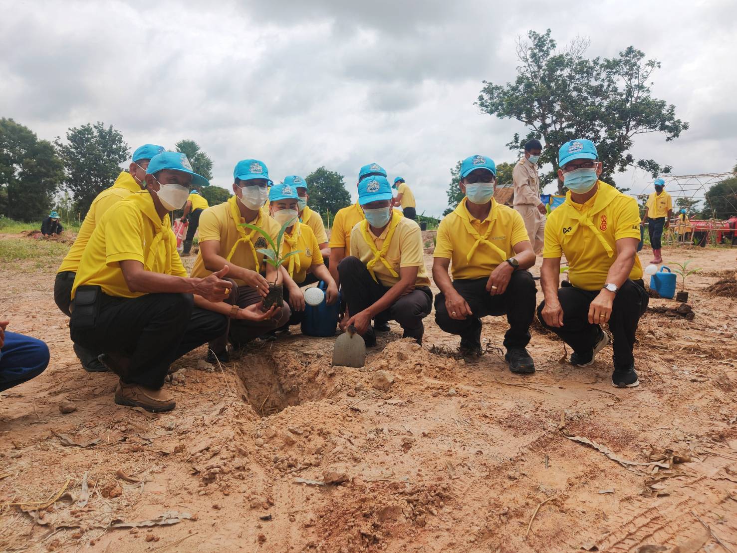 พช.ยโสธร  ร่วมพลังจัดกิจกรรมจิตอาสาพัฒนาชุมชน เอามื้อสามัคคี เพื่อเฉลิมพระเกียรติสมเด็จพระนางเจ้าสิริกิติ์     พระบรมราชินีนาถ พระบรมราชชนนีพันปีหลวง เนื่องในโอกาสมหามงคลเฉลิมพระชมพรรษา 12 สิงหาคม 2564  อำเภอเลิงนกทา  จังหวัดยโสธร