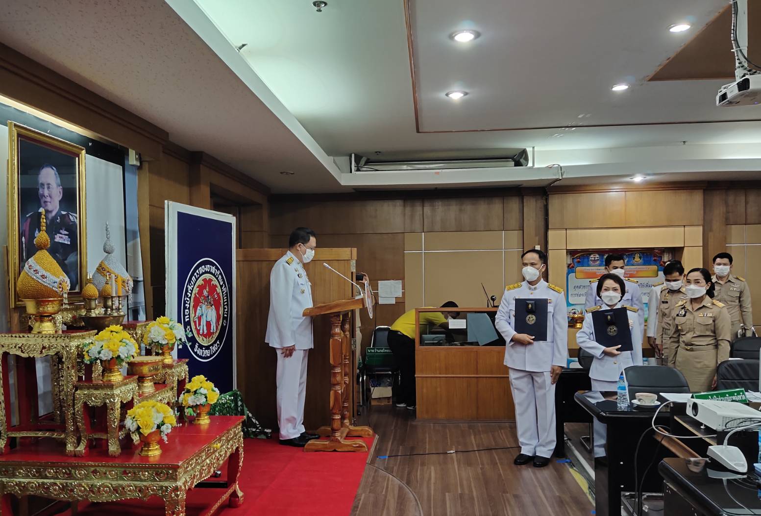 พช.ยโสธร พัฒนาการจังหวัดยโสธร รับมอบเครื่องหมาย “รักษาดินแดนยิ่งชีพ” เชิดชูเกียรติผู้ประกอบคุณงามความดีต่อประเทศชาติ