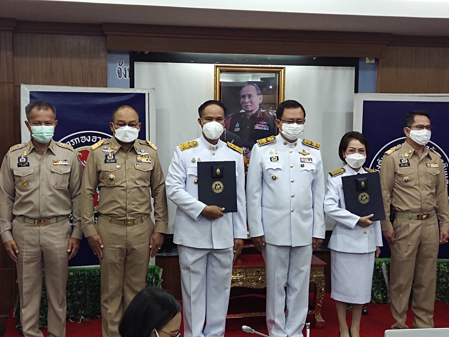 พช.ยโสธร พัฒนาการจังหวัดยโสธร รับมอบเครื่องหมาย “รักษาดินแดนยิ่งชีพ” เชิดชูเกียรติผู้ประกอบคุณงามความดีต่อประเทศชาติ