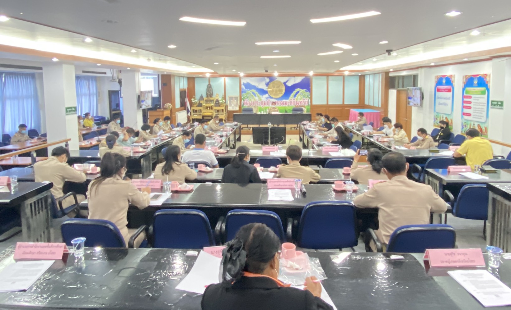 พช. ยโสธร ประชุมคณะอนุกรรมการจัดทำแผนพัฒนากลุ่มจังหวัดภาคตะวันออกเฉียงเหนือตอนล่าง 2 พ.ศ. 2566 – 2570  และคณะทำงานจัดทำแผนปฏิบัติราชการประจำปีของกลุ่มจังหวัดภาคตะวันออกเฉียงเหนือตอนล่าง 2 ประจำปีงบประมาณ พ.ศ๒๕๖๐ โดยประชุมผ่านสื่ออิเล็กทรอนิกส์ด้วยโปรแกรม (Zoom Meeting) ครั้งที่ 2/2564 ณ ห้องประชุมพรหมวรราช ชั้น 4 ศาลากลางจังหวัดอุบลราชธานี