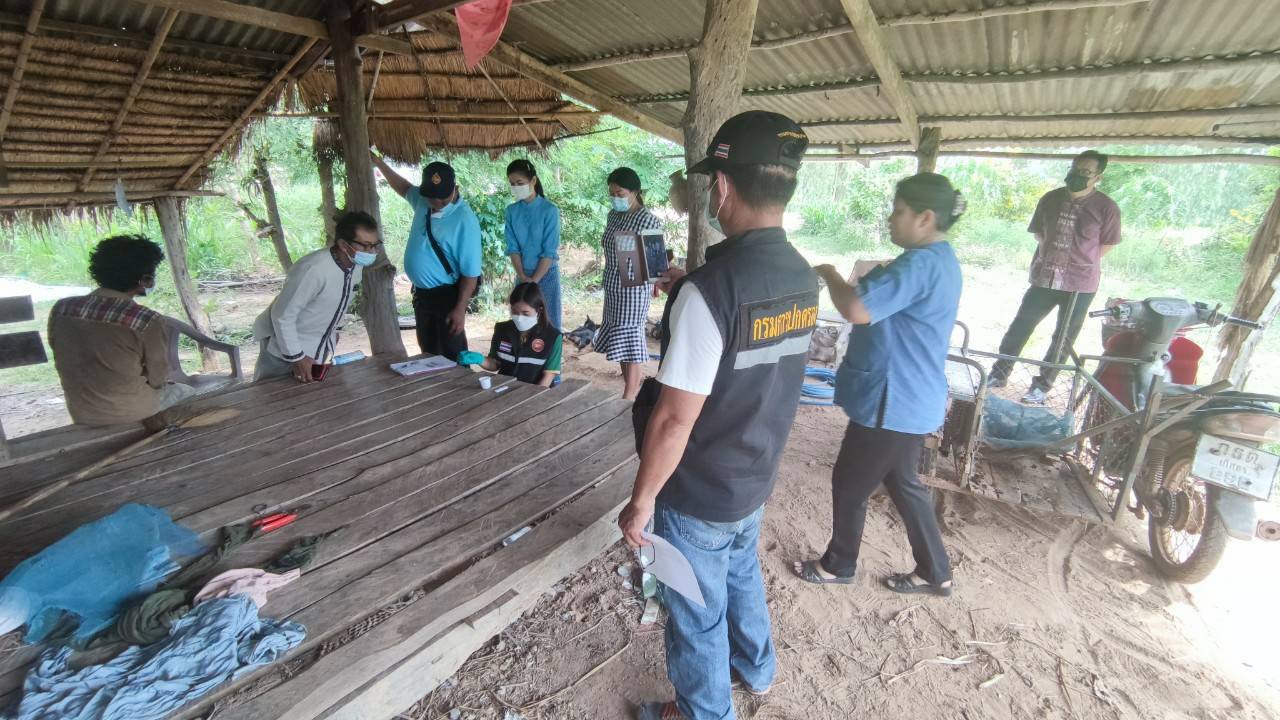 ??พช.ยโสธร ร่วมกับ เครือข่ายกองทุนแม่ของแผ่นดินจังหวัด สำนักงาน ปปส.ภาค 3 ลงพื้นที่ทำสัญญามอบทุนสนับสนุนการประกอบอาชีพแก่ผู้ผ่านการบำบัดฟื้นฟูยาเสพติด ประจำปี 2564??