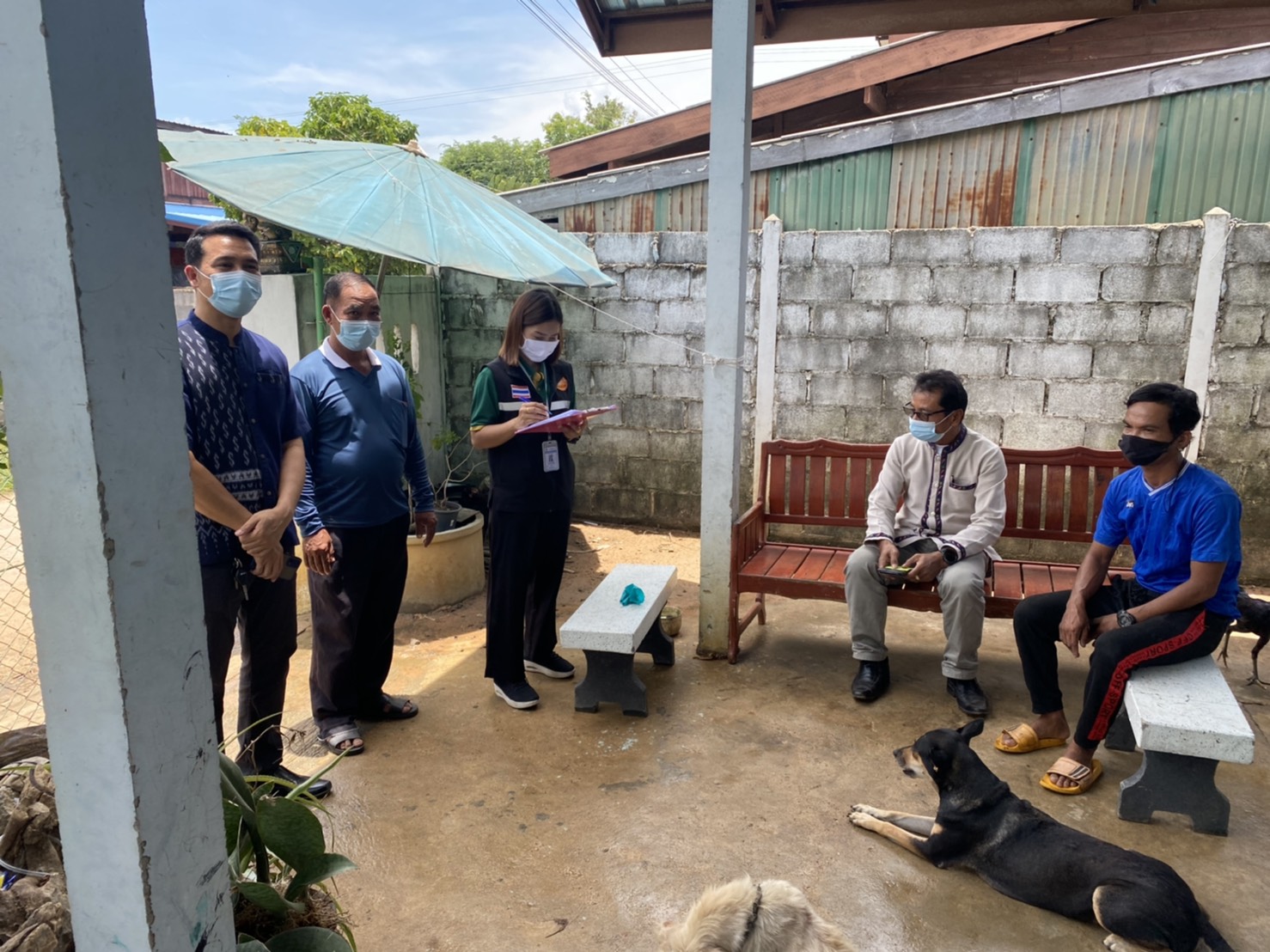 ??พช.ยโสธร ร่วมกับ เครือข่ายกองทุนแม่ของแผ่นดินจังหวัด สำนักงาน ปปส.ภาค 3 ลงพื้นที่ทำสัญญามอบทุนสนับสนุนการประกอบอาชีพแก่ผู้ผ่านการบำบัดฟื้นฟูยาเสพติด ประจำปี 2564??