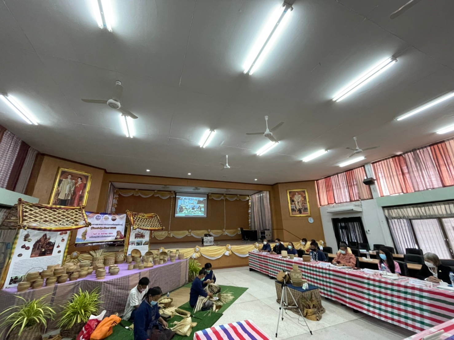 พช. ยโสธร เข้าร่วมประกวดผลงานเครือข่ายองค์ความรู้ (Knowledge – Based OTOP : KBO) จังหวัดดีเด่น ประจำปี พ.ศ.2564