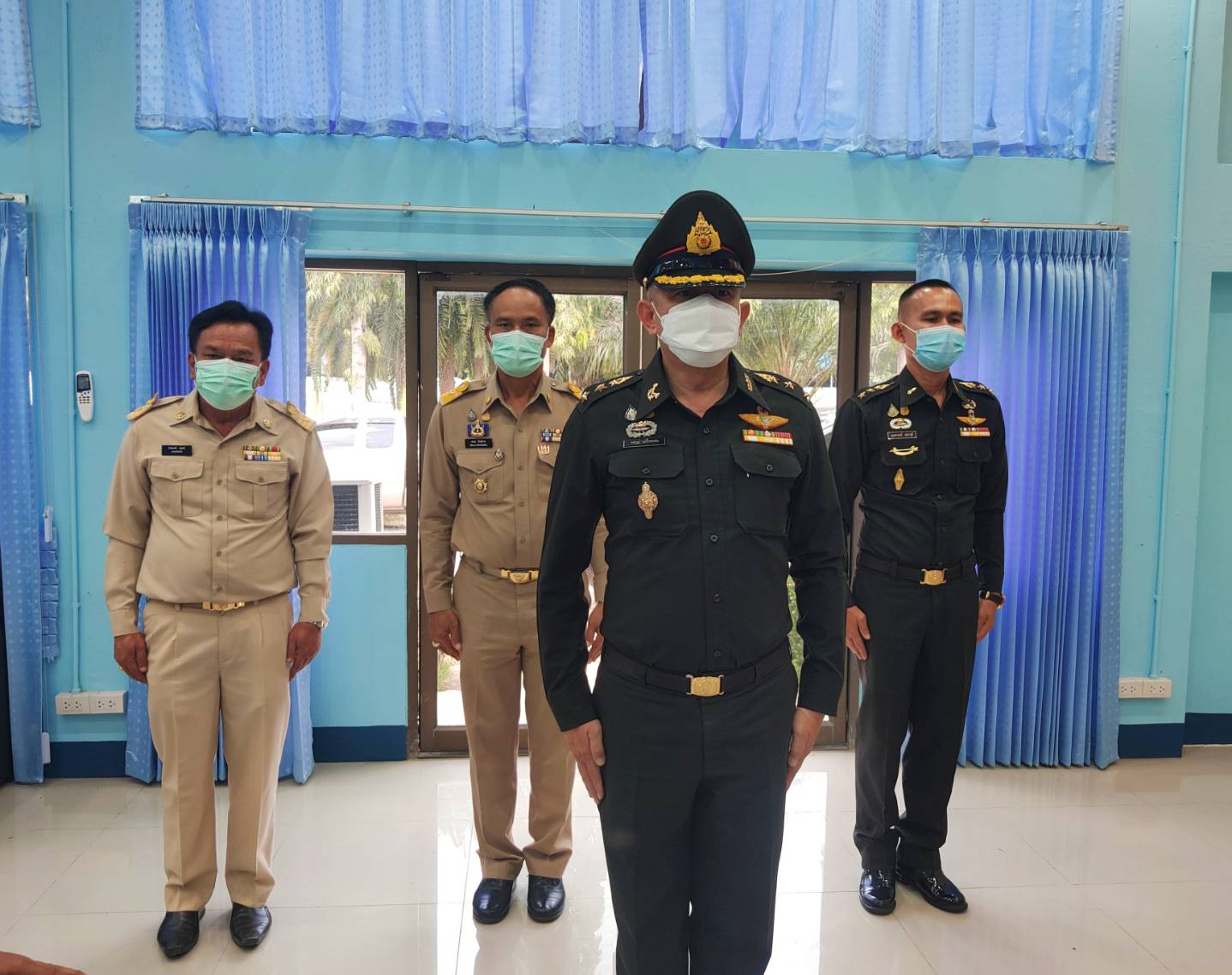 พช. ยโสธร ร่วมกิจกรรมมอบเมล็ดพันธุ์พระราชทาน  แก่เกษตรกร ที่มีความพร้อมและสมัครใจเข้าร่วมเป็นสมาชิกเครือข่ายผลิตเมล็ดพันธ์ขยาย จากเมล็ดพันธุ์พระราชทานในระยะนำร่องของ กอ.รมน. ตามโครงการอนุรักษ์พันธุกรรมพืช