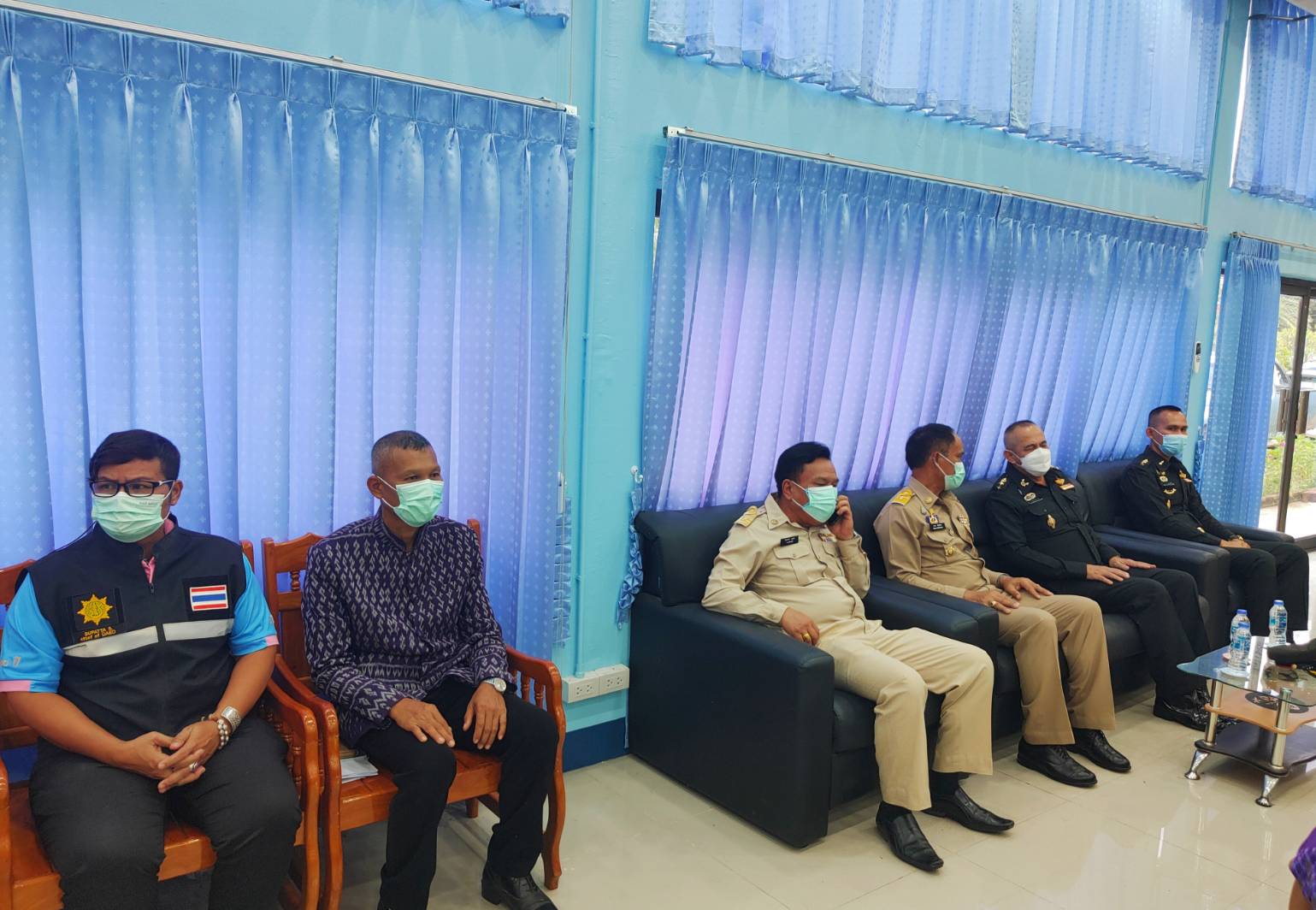 พช. ยโสธร ร่วมกิจกรรมมอบเมล็ดพันธุ์พระราชทาน  แก่เกษตรกร ที่มีความพร้อมและสมัครใจเข้าร่วมเป็นสมาชิกเครือข่ายผลิตเมล็ดพันธ์ขยาย จากเมล็ดพันธุ์พระราชทานในระยะนำร่องของ กอ.รมน. ตามโครงการอนุรักษ์พันธุกรรมพืช