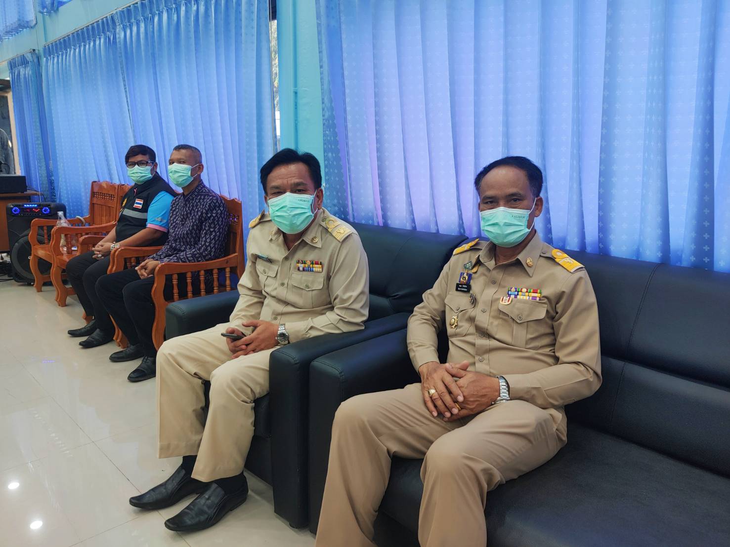 พช. ยโสธร ร่วมกิจกรรมมอบเมล็ดพันธุ์พระราชทาน  แก่เกษตรกร ที่มีความพร้อมและสมัครใจเข้าร่วมเป็นสมาชิกเครือข่ายผลิตเมล็ดพันธ์ขยาย จากเมล็ดพันธุ์พระราชทานในระยะนำร่องของ กอ.รมน. ตามโครงการอนุรักษ์พันธุกรรมพืช