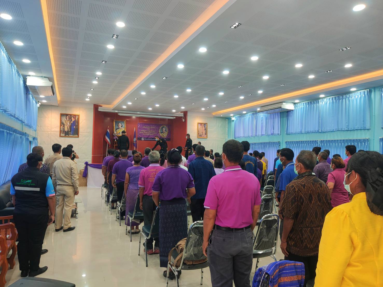 พช. ยโสธร ร่วมกิจกรรมมอบเมล็ดพันธุ์พระราชทาน  แก่เกษตรกร ที่มีความพร้อมและสมัครใจเข้าร่วมเป็นสมาชิกเครือข่ายผลิตเมล็ดพันธ์ขยาย จากเมล็ดพันธุ์พระราชทานในระยะนำร่องของ กอ.รมน. ตามโครงการอนุรักษ์พันธุกรรมพืช