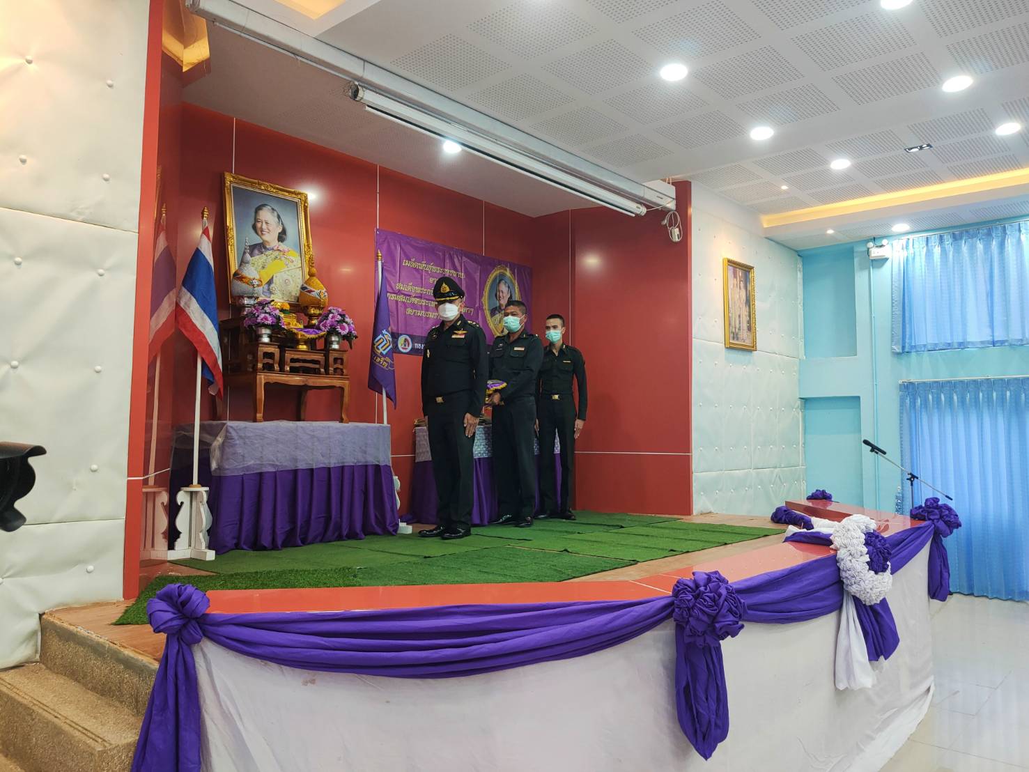 พช. ยโสธร ร่วมกิจกรรมมอบเมล็ดพันธุ์พระราชทาน  แก่เกษตรกร ที่มีความพร้อมและสมัครใจเข้าร่วมเป็นสมาชิกเครือข่ายผลิตเมล็ดพันธ์ขยาย จากเมล็ดพันธุ์พระราชทานในระยะนำร่องของ กอ.รมน. ตามโครงการอนุรักษ์พันธุกรรมพืช